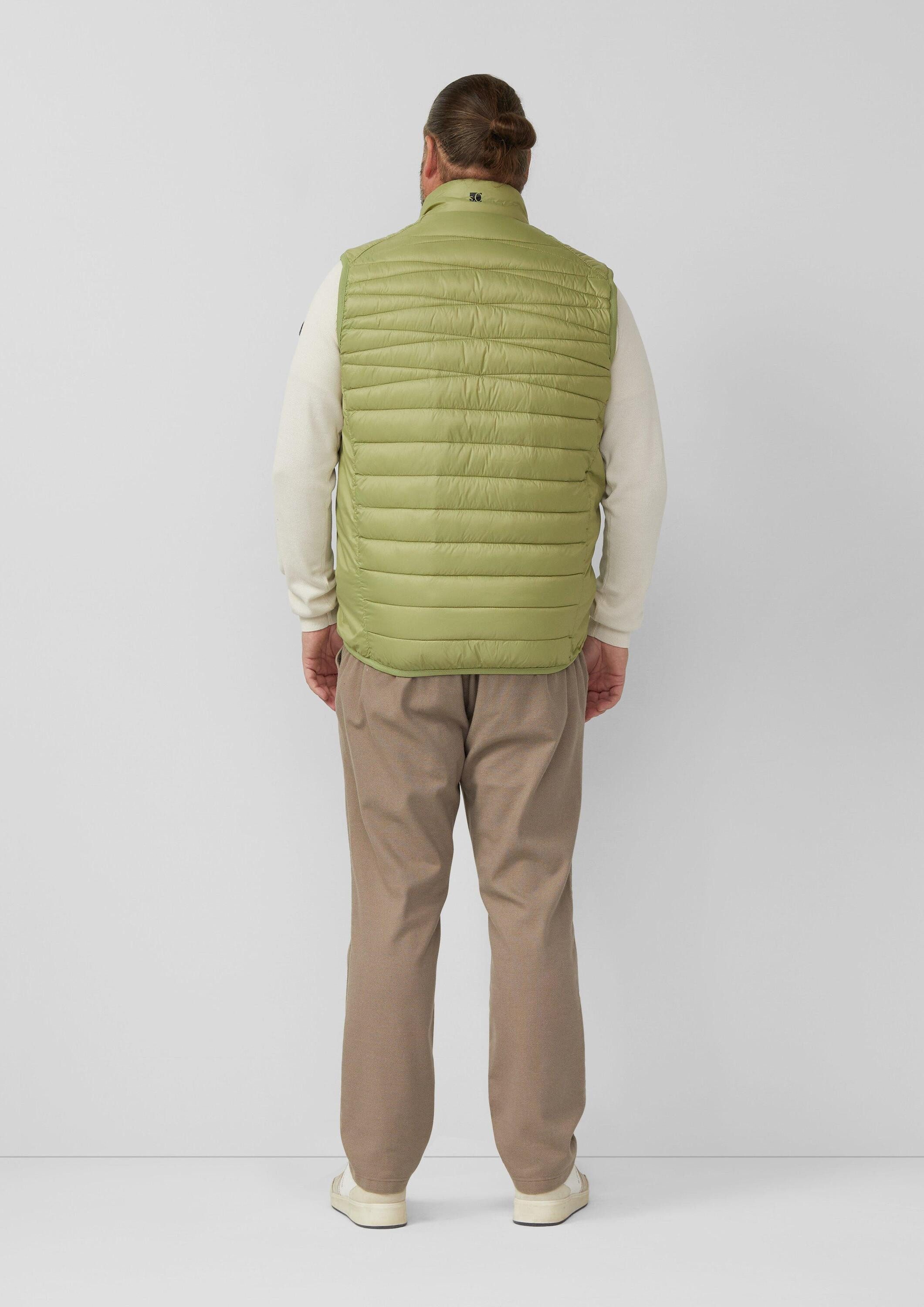 s.Oliver Outdoorjacke Outdoor-Weste Leichte Steppweste mit Stehkragen und Kontrast-Details