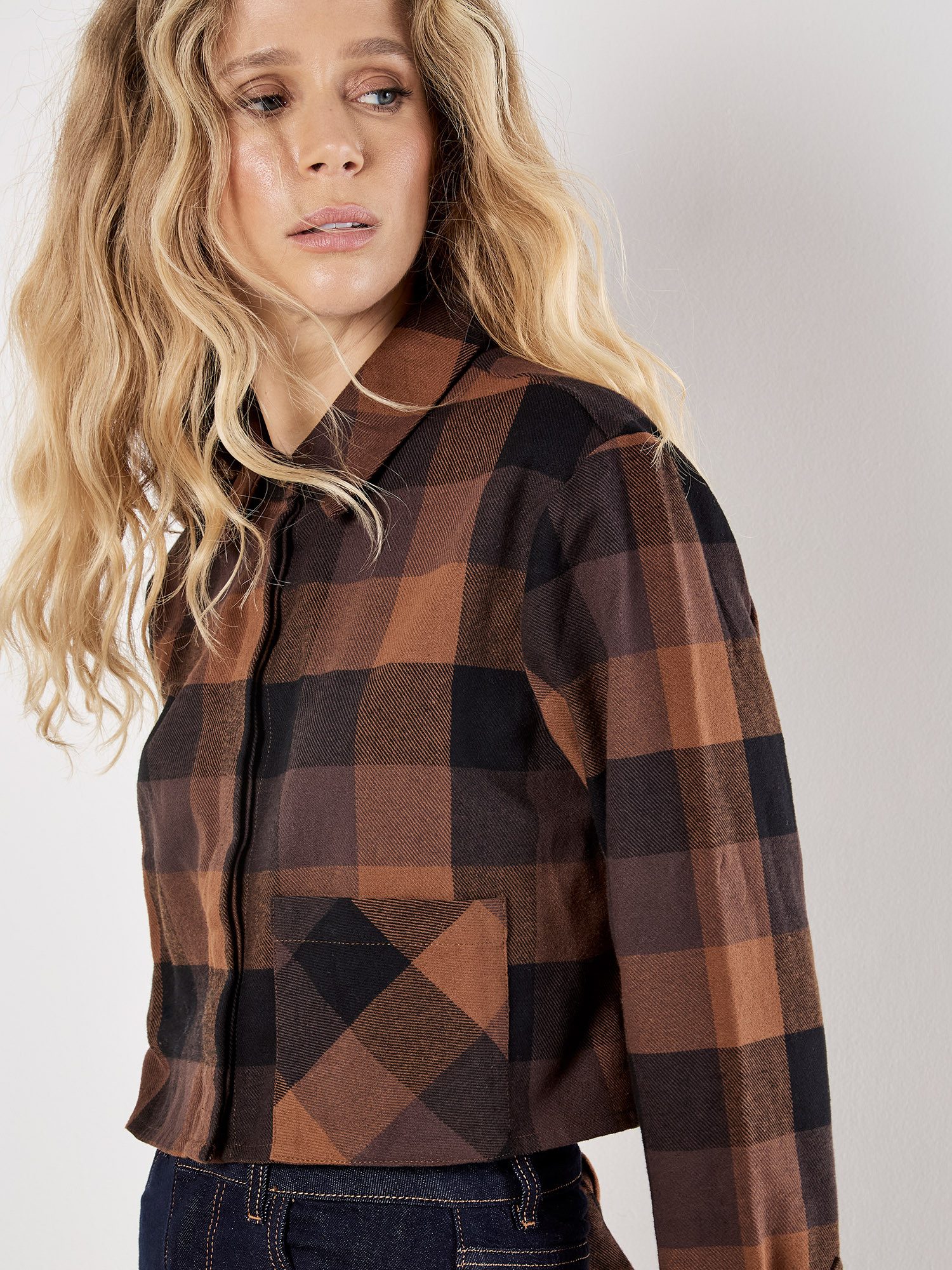 Apricot Karobluse Cropped-Hemd mit verdeckter Knopfliste günstig online kaufen