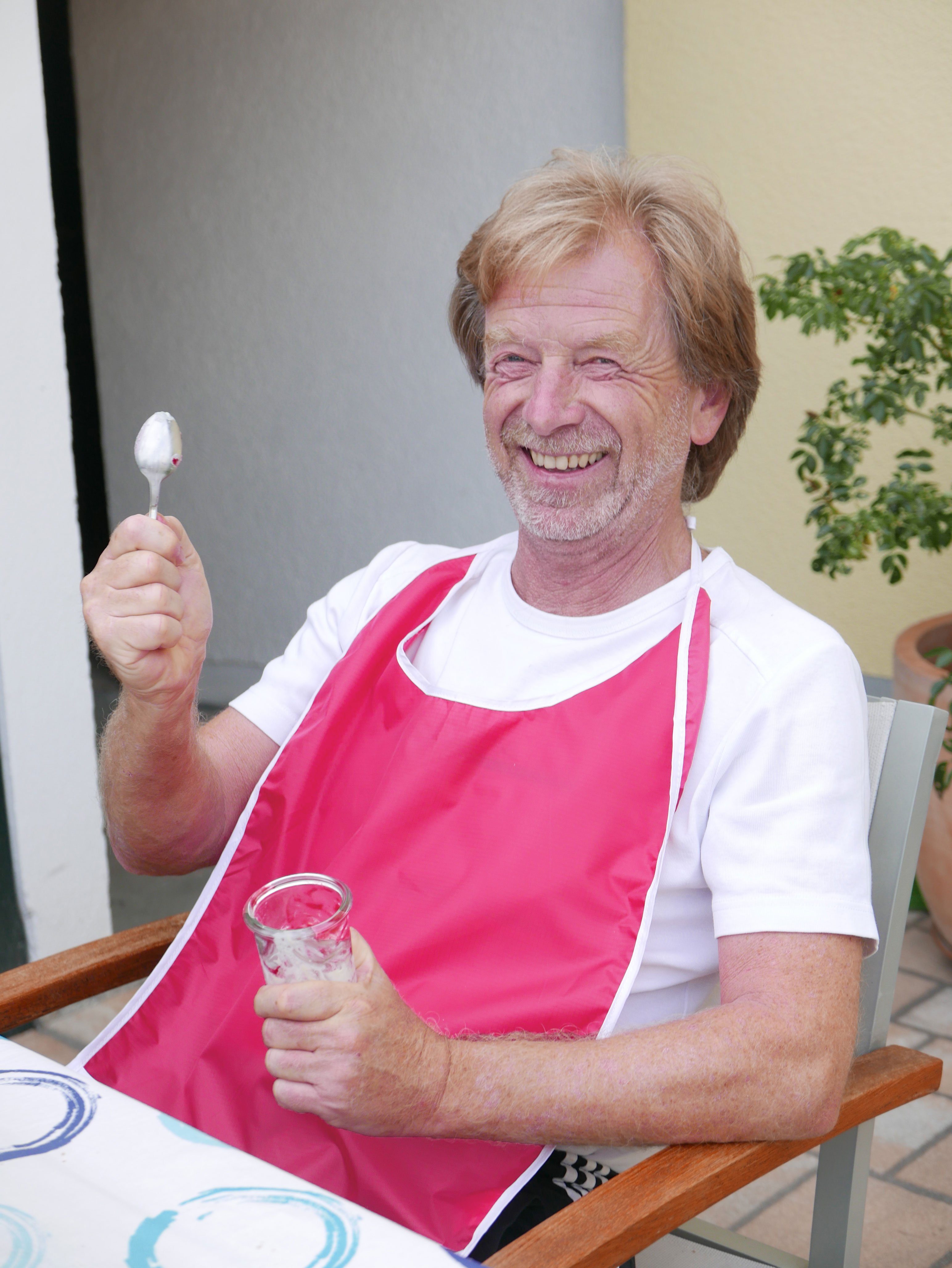 ZOLLNER Speiseschürze, 39 x 65 cm, 100% Polyester, Auffangtasche, mit Bindebänder, abwischbar