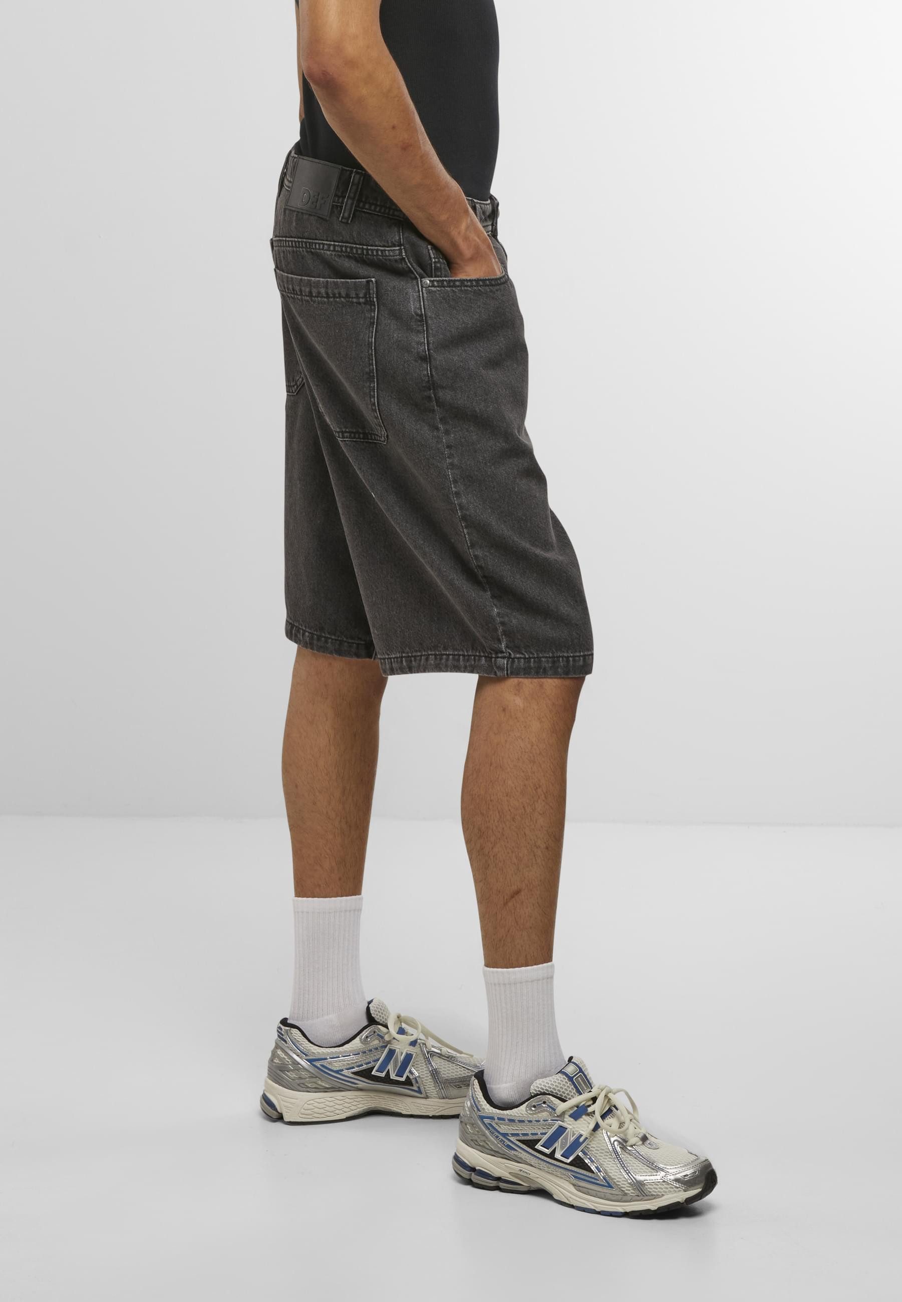 DEF Shorts DEF DEF SKATER Shorts (1-tlg)