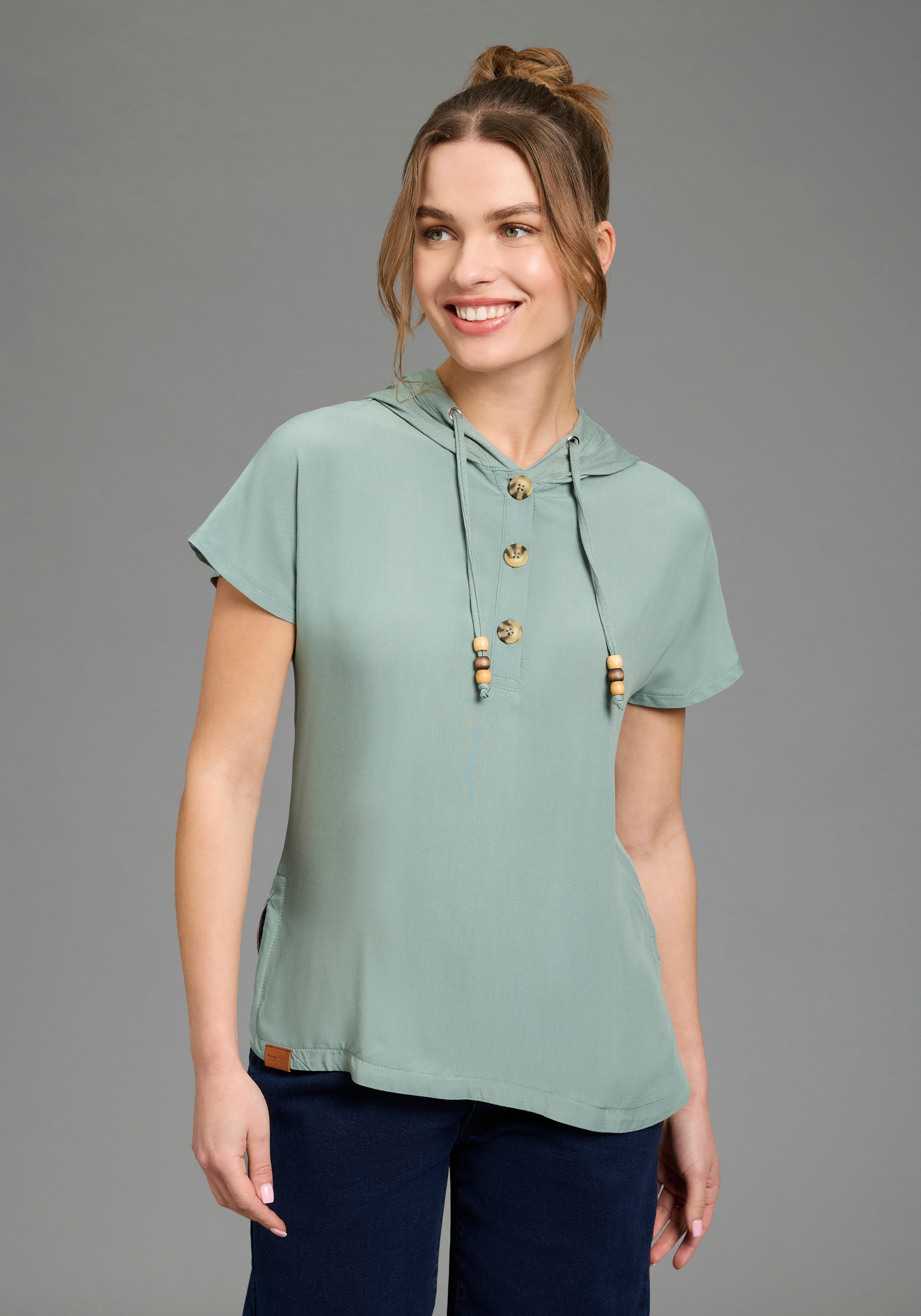 KangaROOS Shirtbluse figurumspielendes Blusentop, mit angeschnittenen Ärmeln. € 39,99, (€ 39,99 pro 1 Stk).