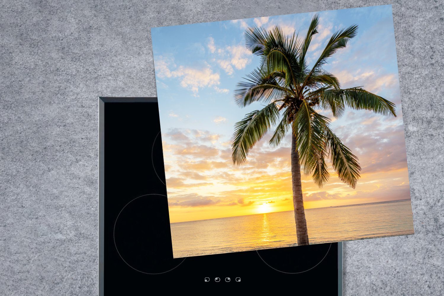 küche Vinyl, Sonnenuntergang, tlg), (1 - Herdblende-/Abdeckplatte - 78x78 Ceranfeldabdeckung, Strand Arbeitsplatte cm, für MuchoWow Palme