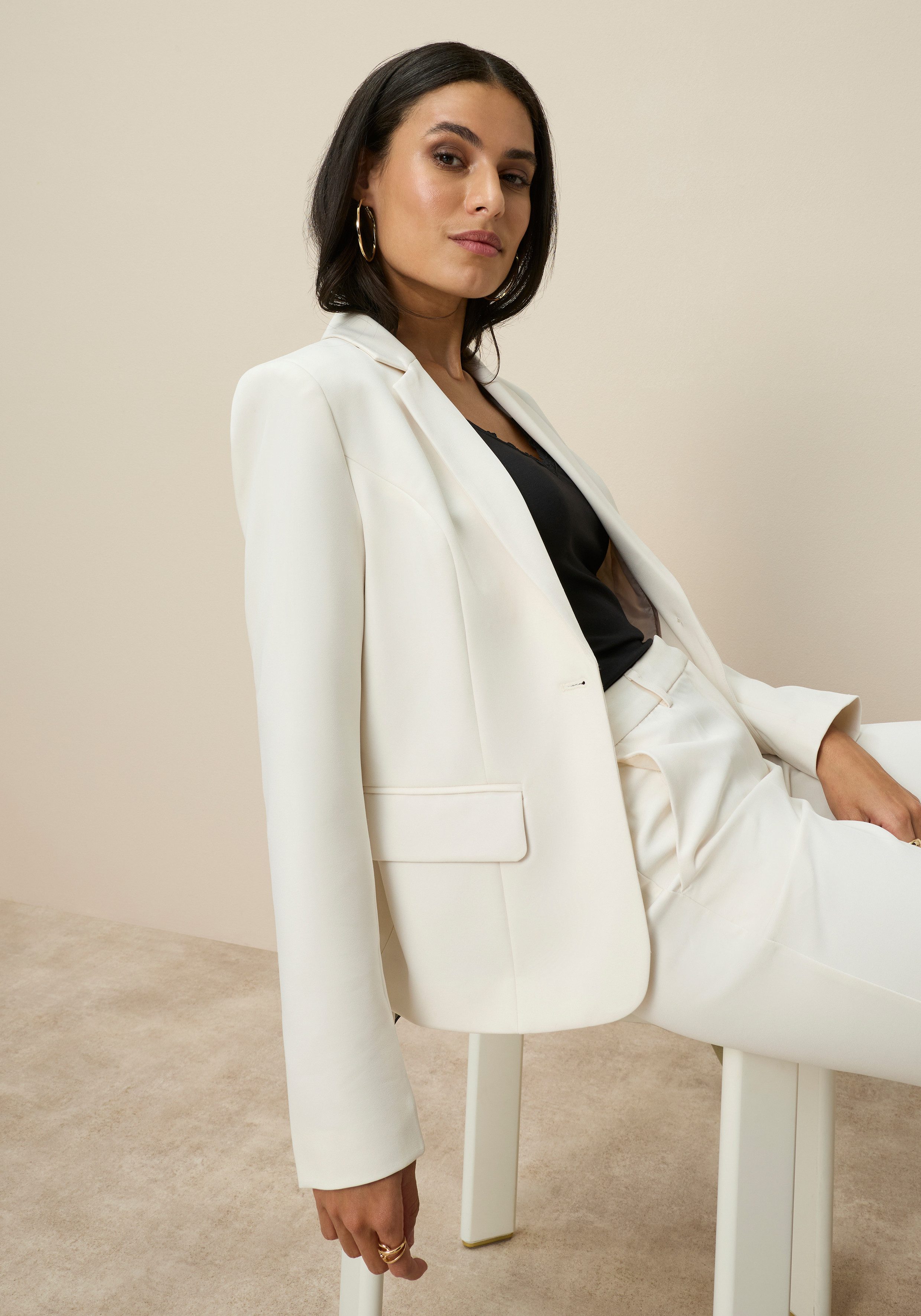 Tamaris Kurzblazer in Trendfarben - mit passender Hose