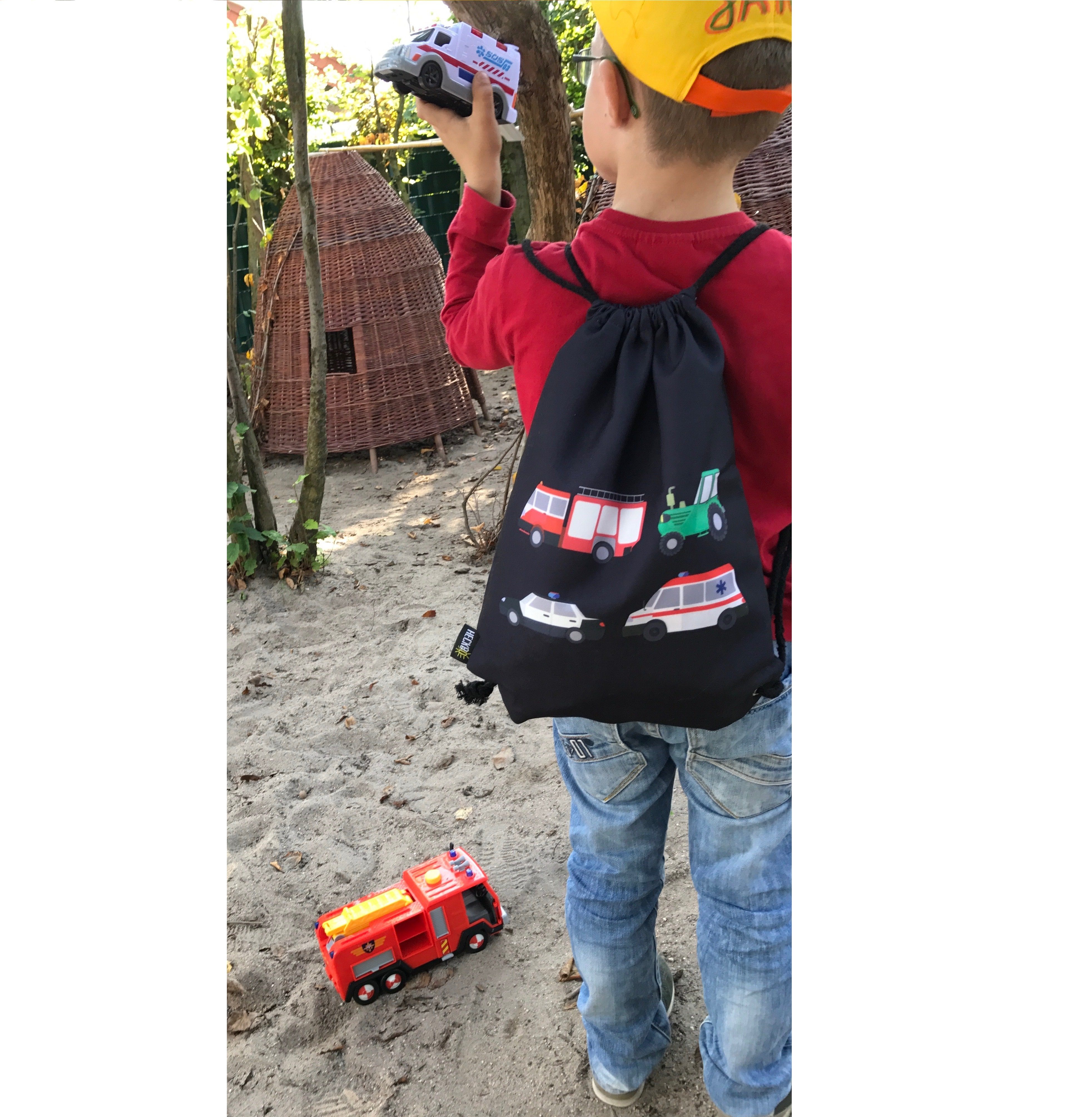 HECKBO Turnbeutel Kinder Turnbeutel - beidseitig Bedruckt mit 4 Feuerwehr, Traktor, Krankenwagen & Polizei - Gymsack, Rucksack, Spieltasche, Sportbeutel, Schuhbeutel, Tasche für Jungen Jungs