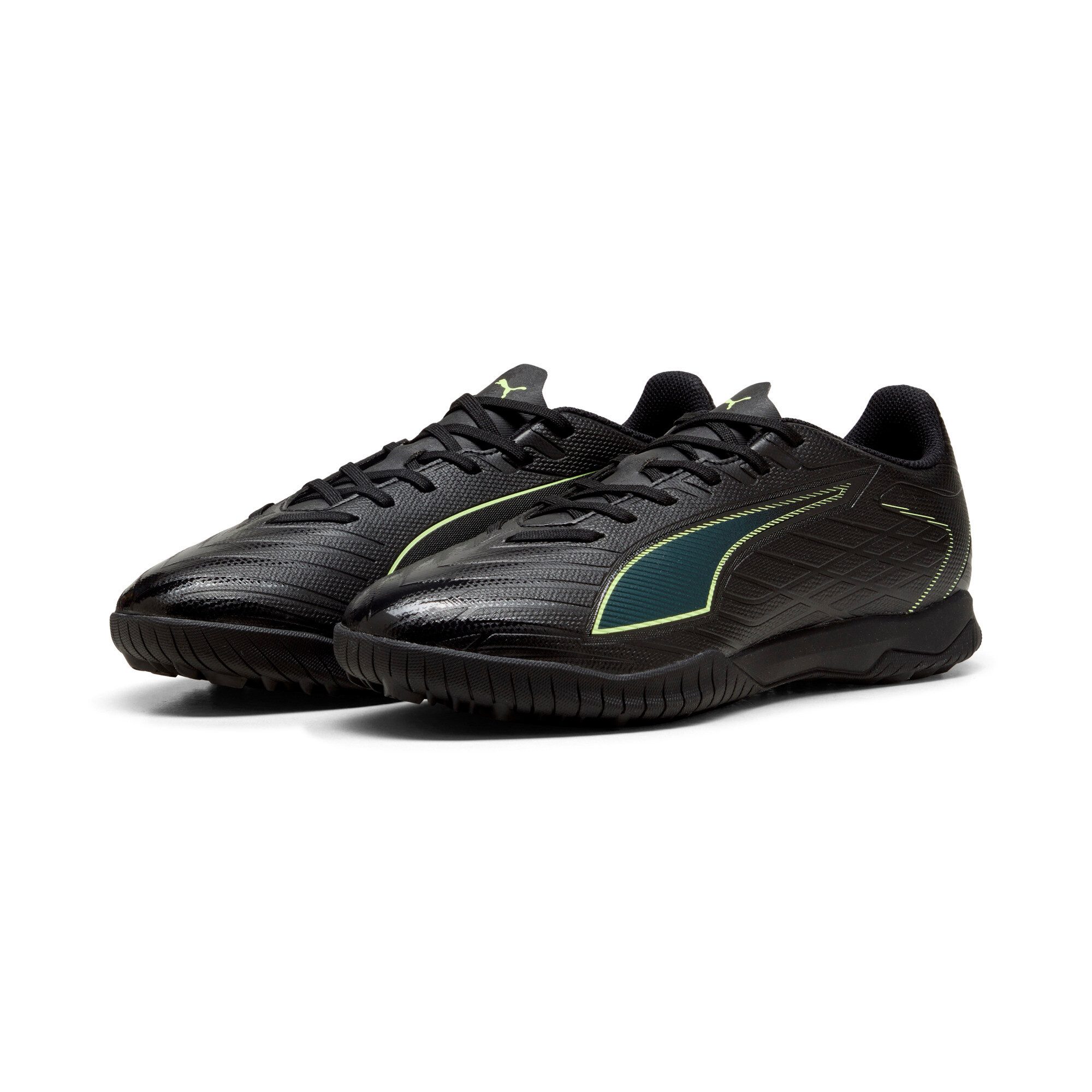 PUMA ULTRA 6 PLAY TT Fußballschuh für synthetische Hartplätze und harte Naturböden