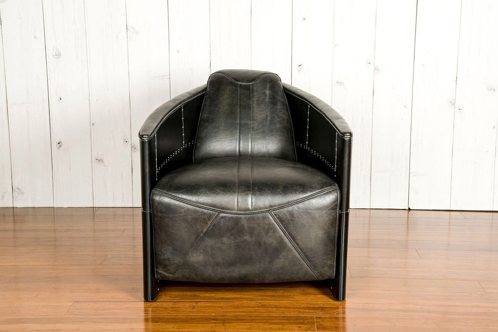 JVmoebel Sessel Vintage Ledersessel Schwarz im Retro-Stil aus echtem Leder (Sessel), Made in Europa