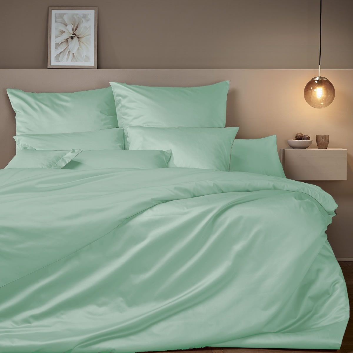 Curt Bauer Bettwäsche Satin Bettwäsche in 155x220 cm + 80x80 cm uni grün pistazie, Mako-Satin, 2 teilig, Sommerbettwäsche aus 100% Baumwolle