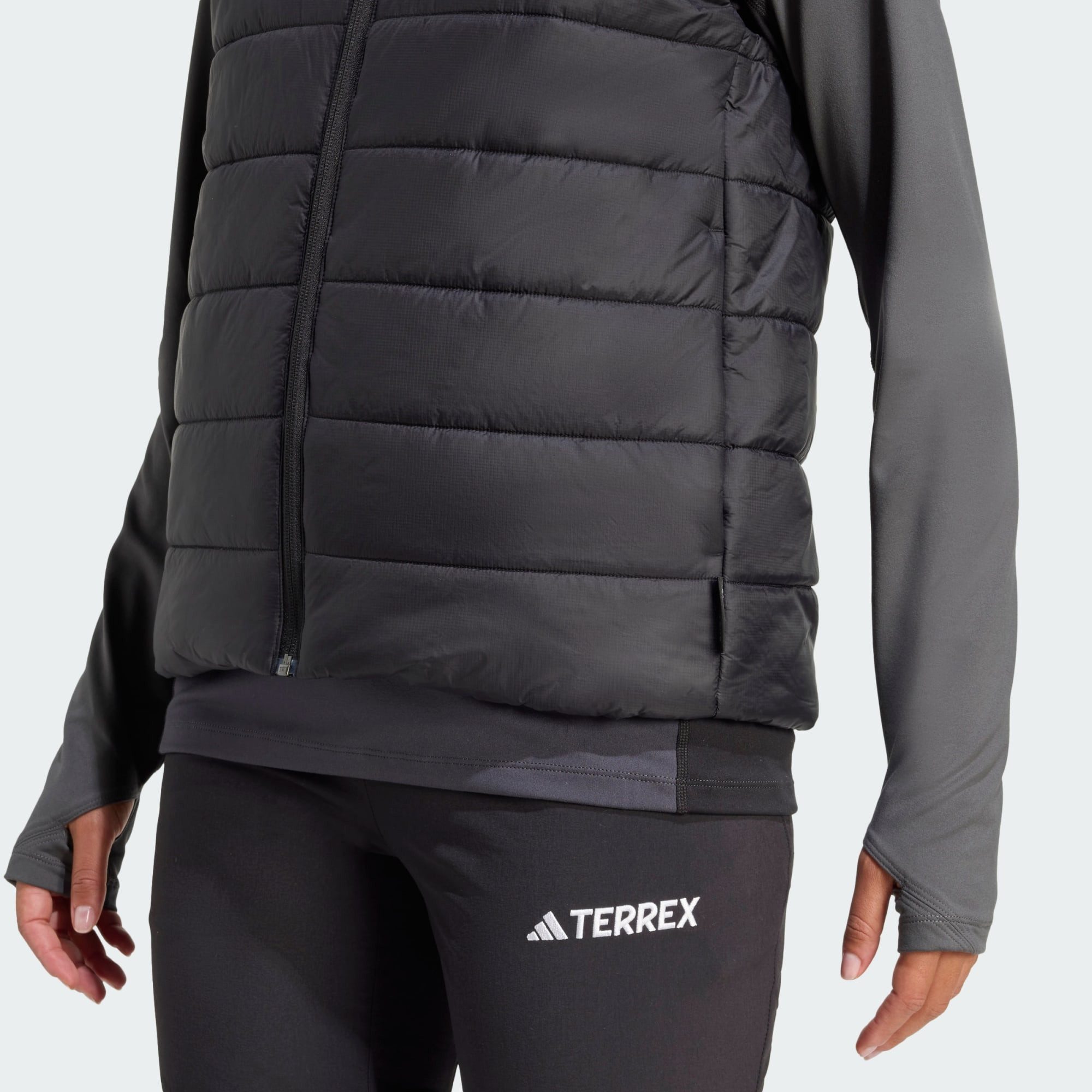 adidas TERREX Funktionsweste TERREX MULTI ESSENTIALS CLIMAWARM GEFÜTTERTE WESTE (1-tlg)