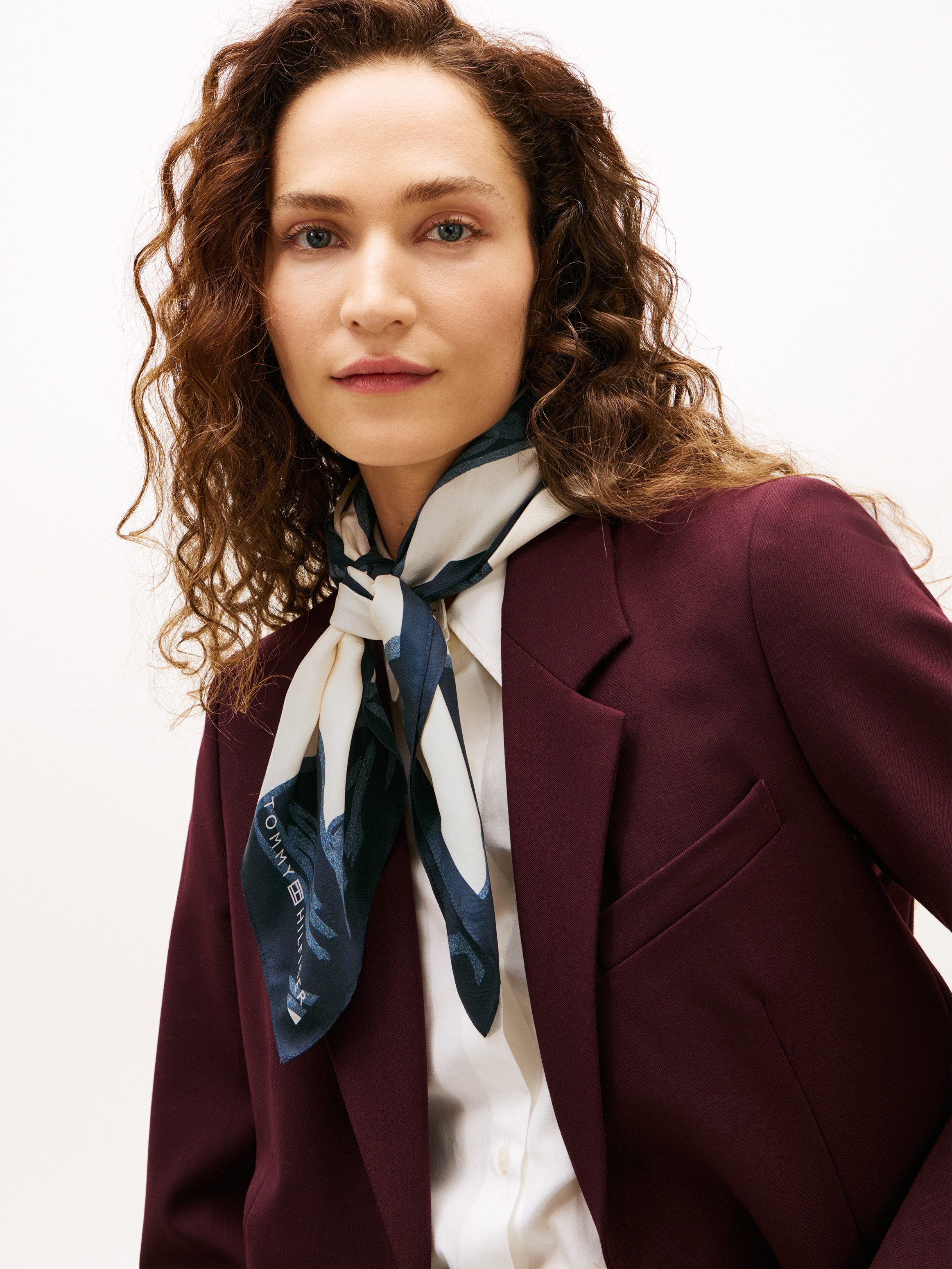 Tommy Hilfiger Seidentuch TH FLAG FLORAL SILK LARGE SQUARE