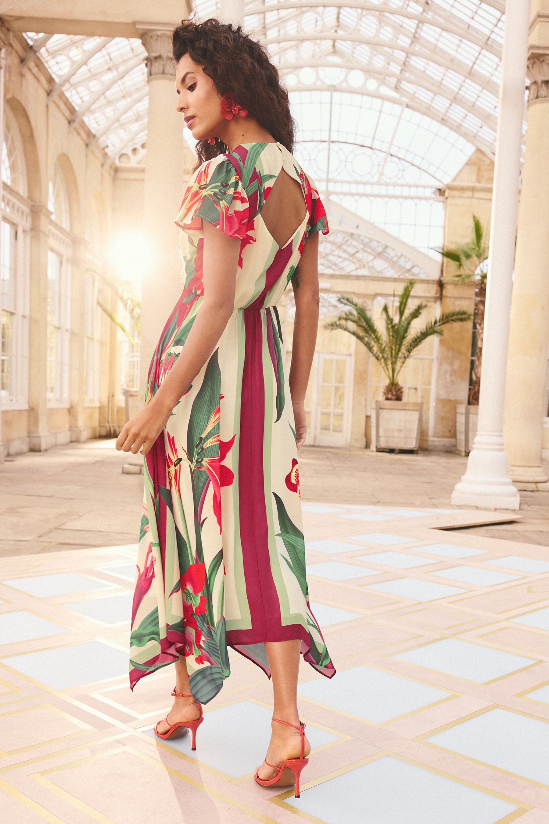 Love & Roses Blusenkleid Love & Roses Midikleid mit Zipfelsaum, Regular (1-tlg)