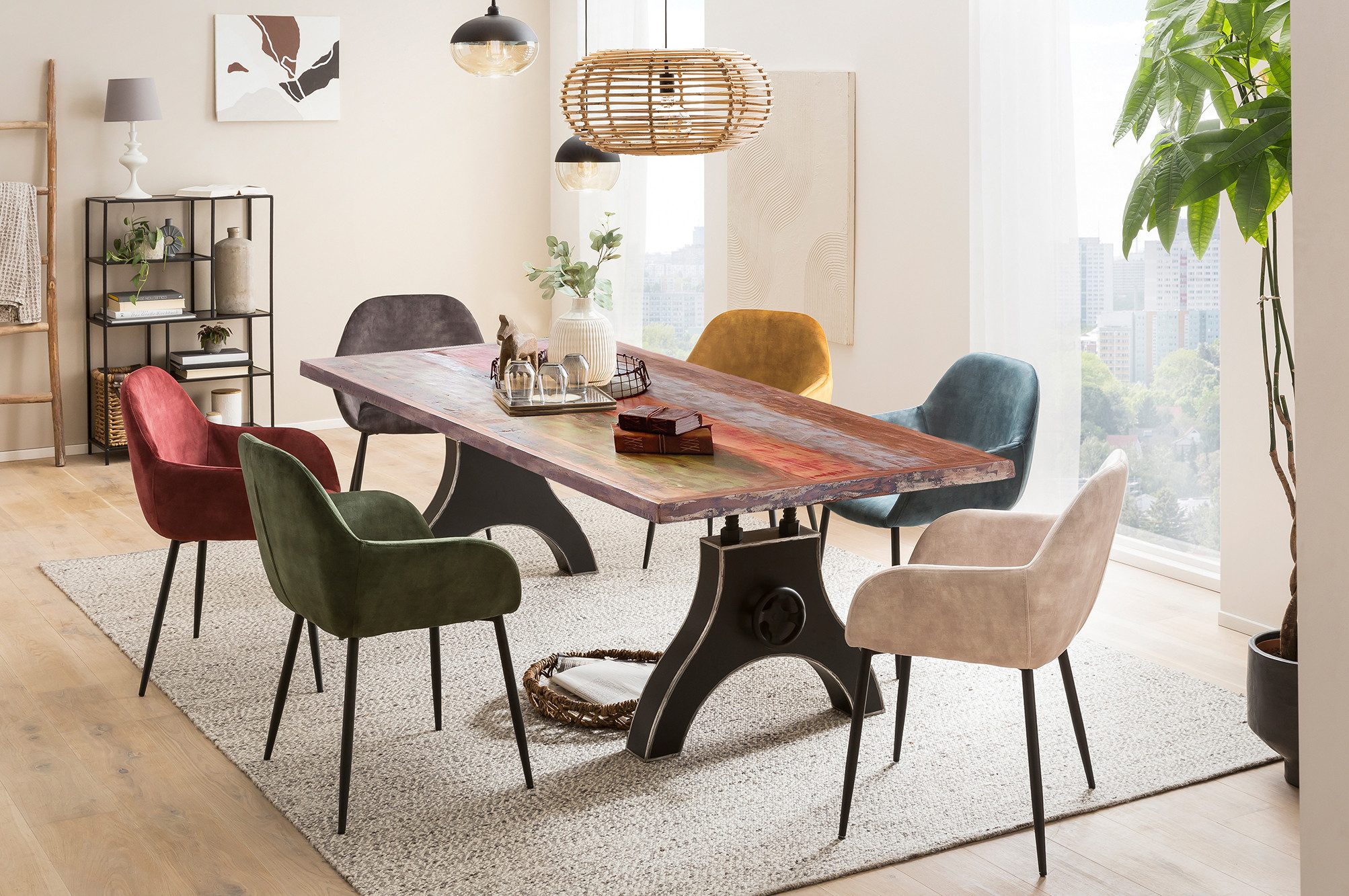 SIT Esstisch, Platte aus bunt lackiertem Altholz