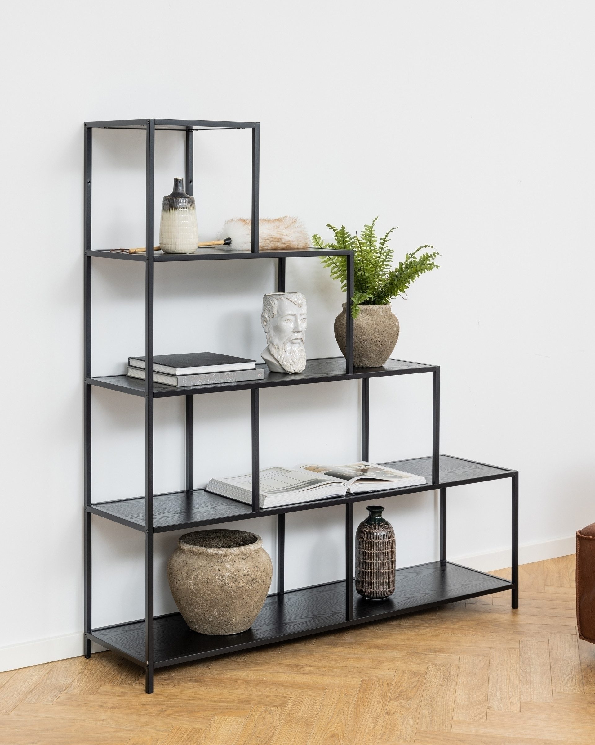 Leiterregal in schwarz, MDF, Stahl - 135x150x35cm (BxHxT)