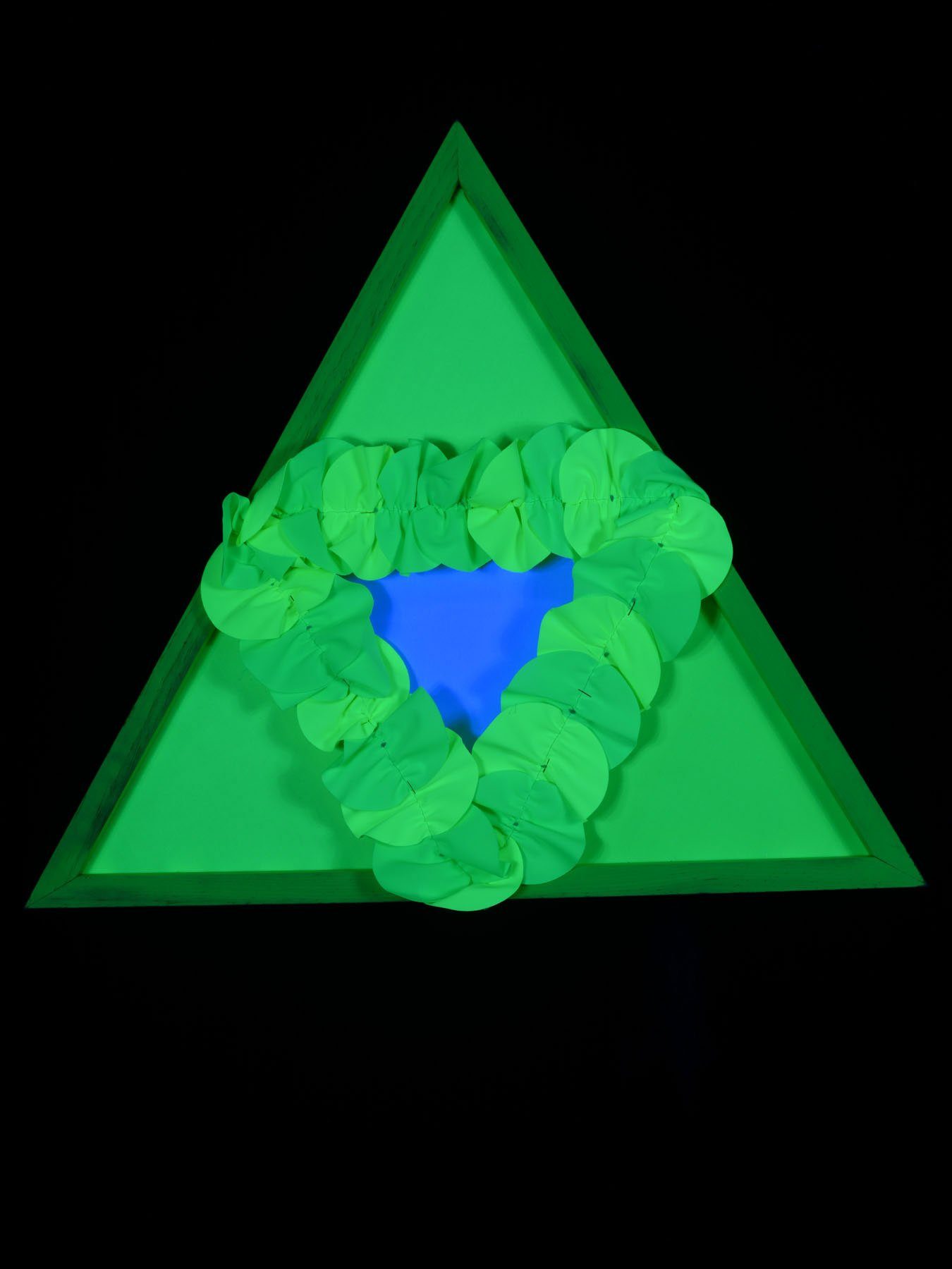 StringArt 65cm, Dekoobjekt unter UV-aktiv, Tree PSYWORK Triangle" Change "Apple leuchtet Dreieck-Mind Schwarzlicht Schwarzlicht