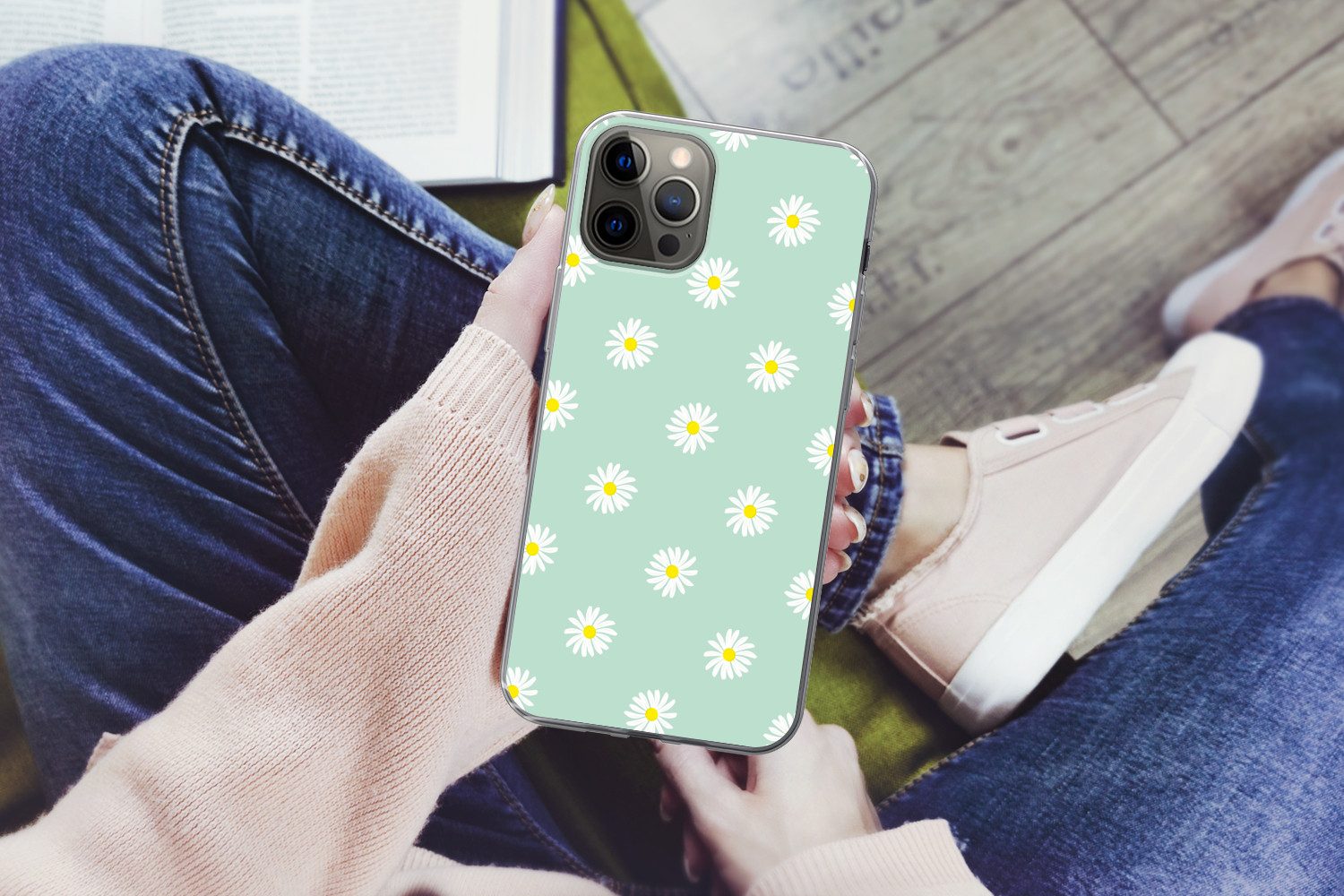 MuchoWow Handyhülle für Apple iPhone 12 Pro Gänseblümchen - Pastell - Weiß - Grün - Floral, Smartphone-Bumper, Print, Handy Schutzhülle Dünn