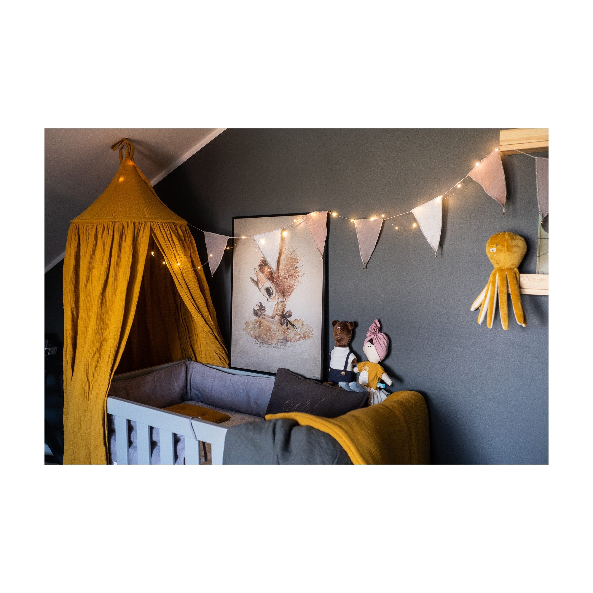 Raumhirsch Furniture Babybett Klassisches Babybett CALMO 120x60 cm mit Schlupfsprossen, Liegefläche 120 x 60 cm, Geprüfte Sicherheit, zeitloses Design