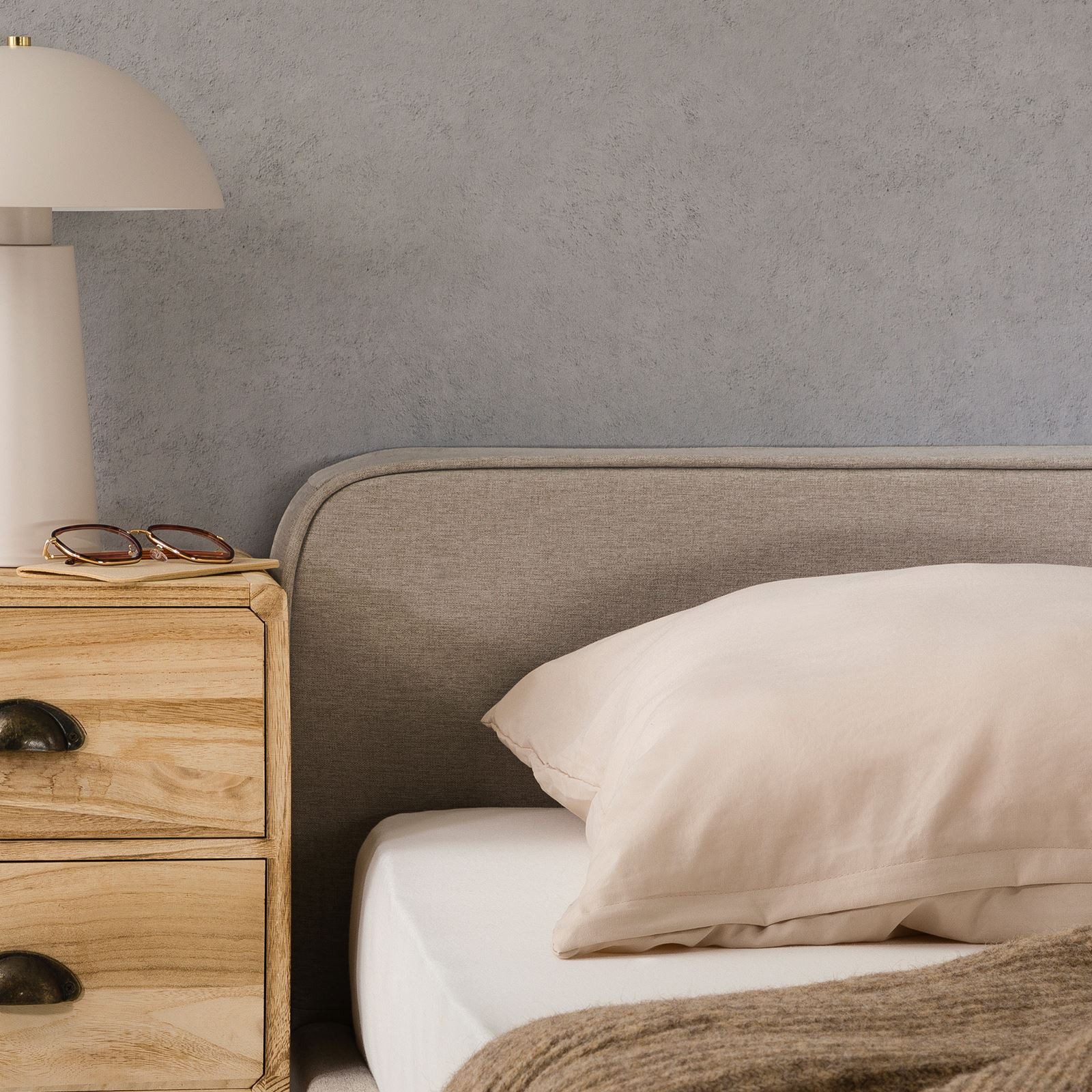 IDIMEX Polsterbett MARINI, Bett 140x200 cm mit Lattenrost Doppelbett mit Kopfteil- greige