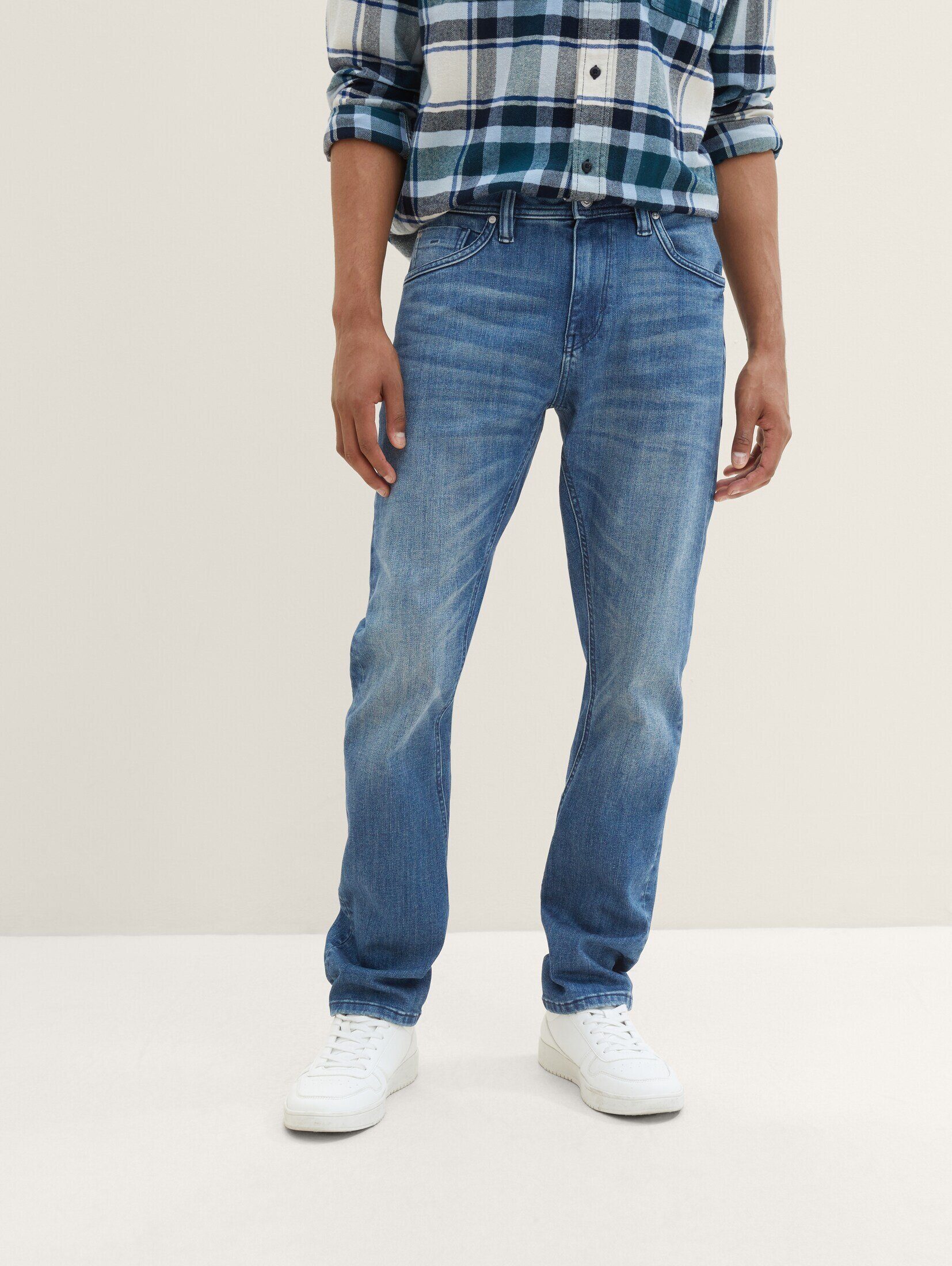 TOM TAILOR Straight-Jeans Tapered Regular Jeans mit recyceltem Polyester Used Light Stone Blue Denim