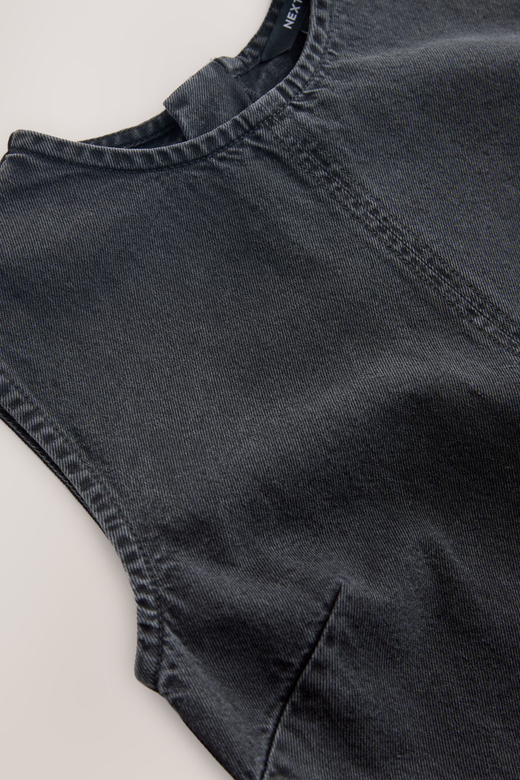 Next Jeanskleid Ärmelloses, nahtloses Denim-Maxikleid (1-tlg)
