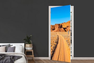 MuchoWow Türtapete Pfad - Sand - Natur, Matt, bedruckt, (1 St), Selbstklebende Tapete, Folie für Möbel, 75x205 cm