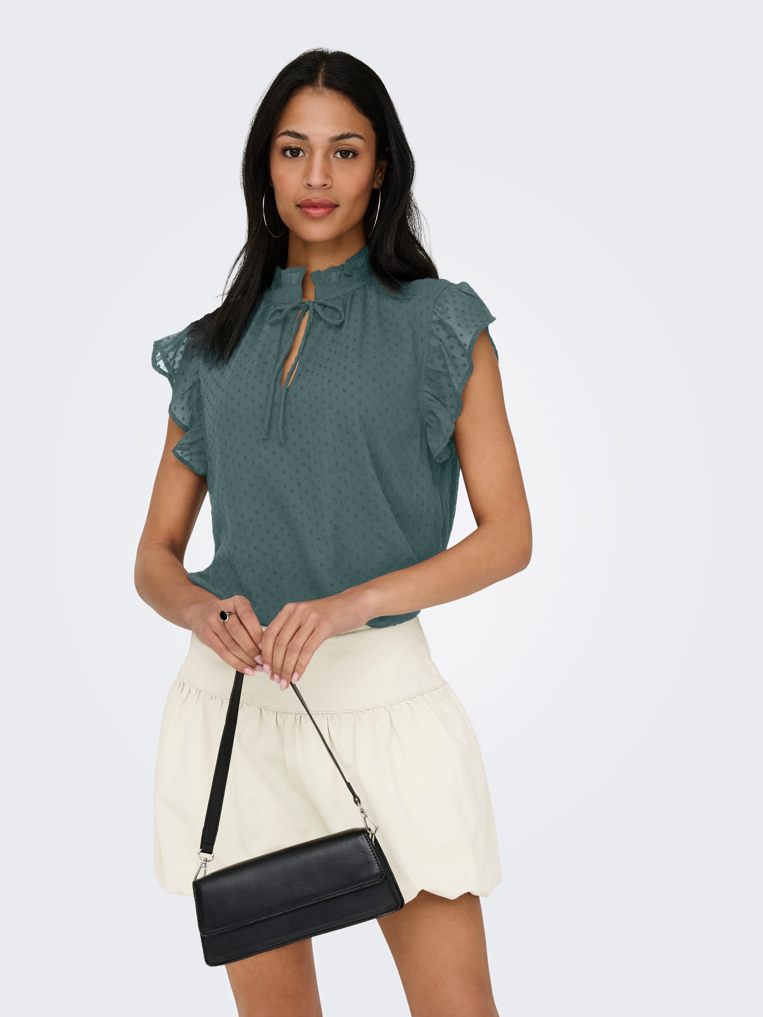 ONLY Spitzenbluse ONLLANDAU DOBBY FRILL V-NECK TOP WVN Kunstfaser günstig online kaufen