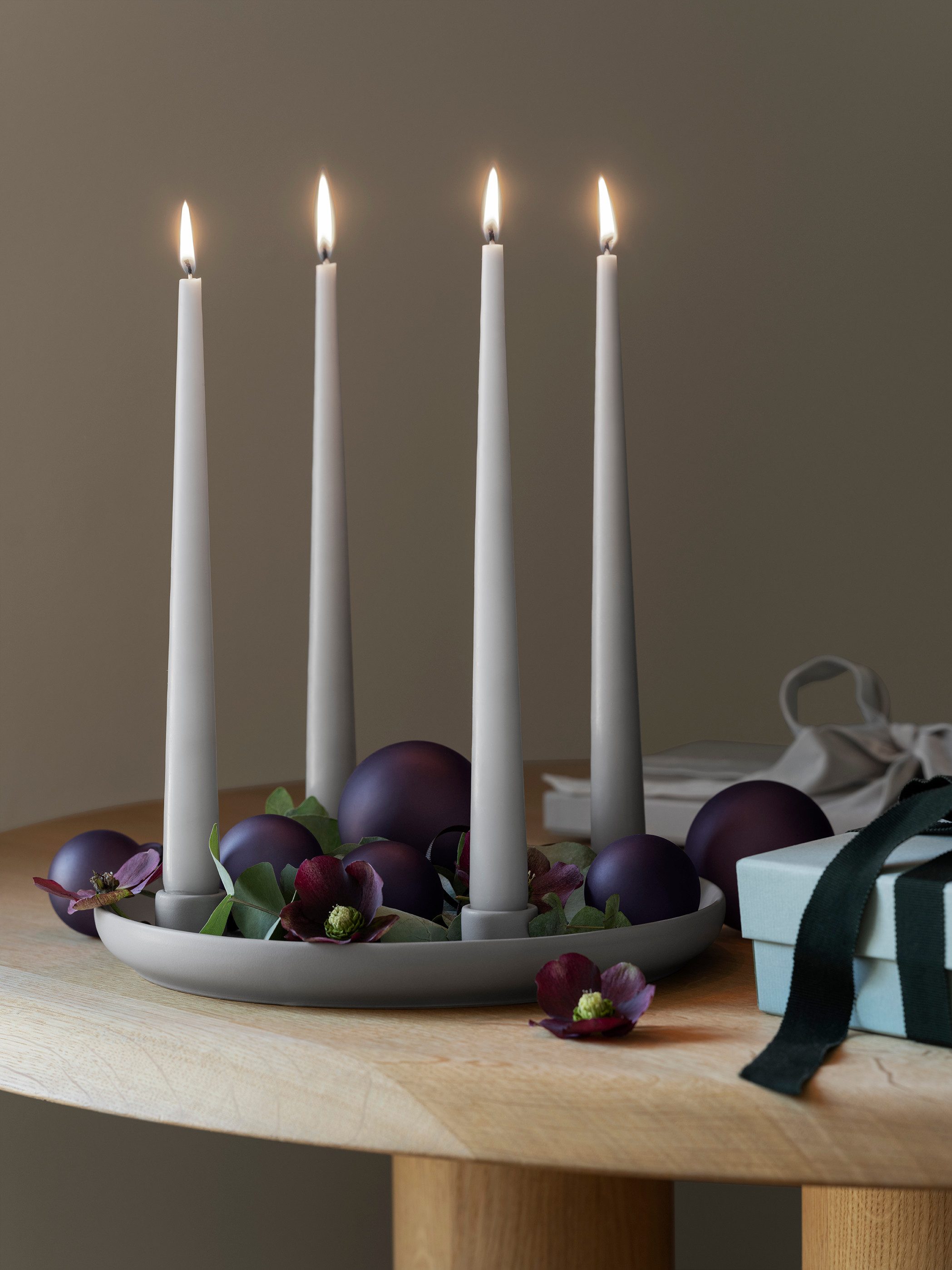 blomus Kerzenhalter -VELA- Design-Kerzenhalter: Elegantes Steingut mit matter Glasur, Elegant, Steingut, Matt Glasur, Adventskranz, Größenauswahl, Formauswahl