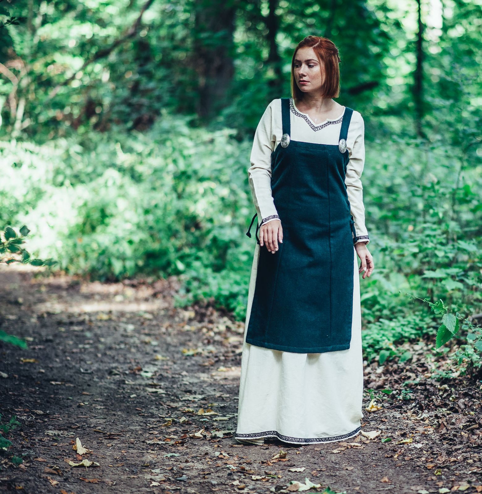 Burgfräulein-Kostüm Wikinger Überkleid aus Wolle Grün "Aila"
