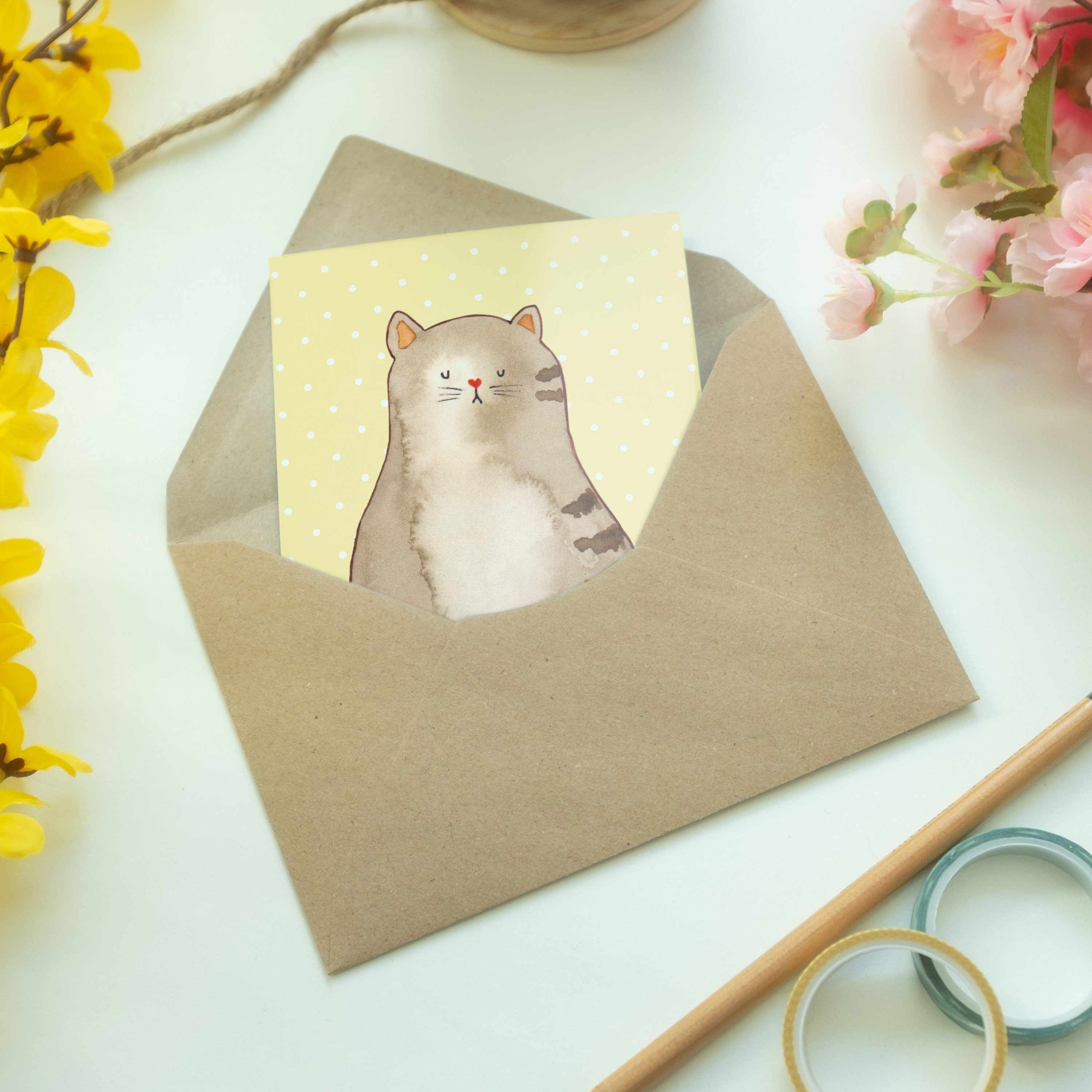 Grußkarte Mrs. Glückwunschkarte Panda sitzend Katze - Geschenk, - Pastell gestreift, Gelb & Mr.