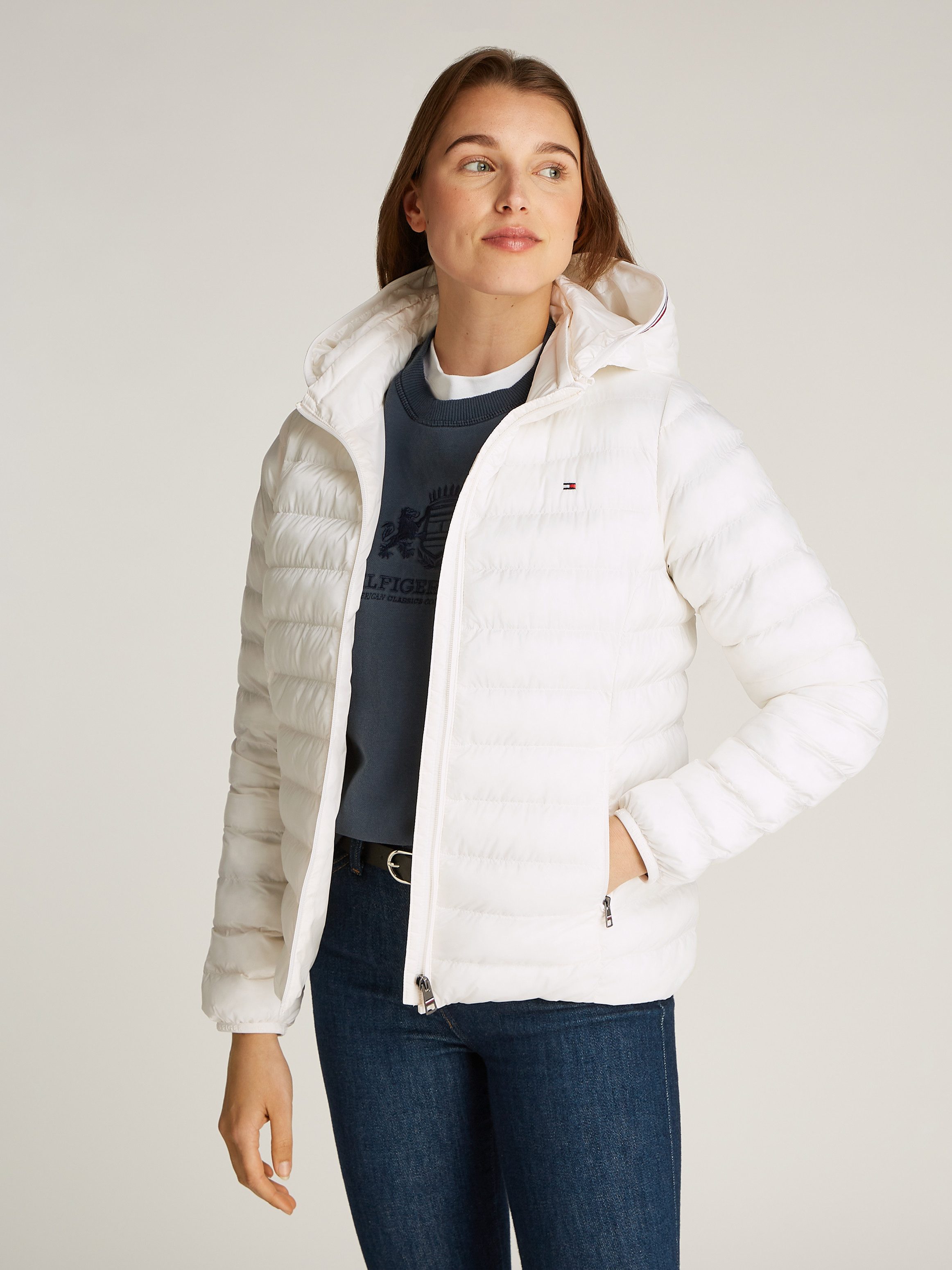 Tommy Hilfiger Steppjacke LW PADDED GLOBAL STRIPE JACKET (Global Serie TH WOMEN) mit Brand-Elastiktape an der Kapuze