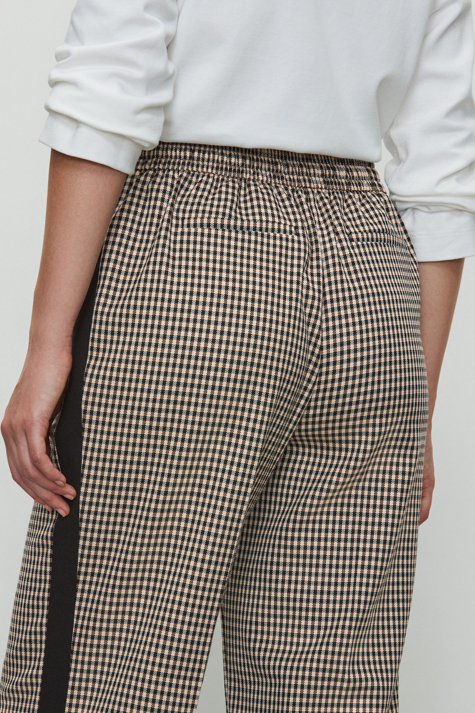 Next Anzughose Tailored Fit karierte Trainingshose, Kurzgröße (1-tlg)