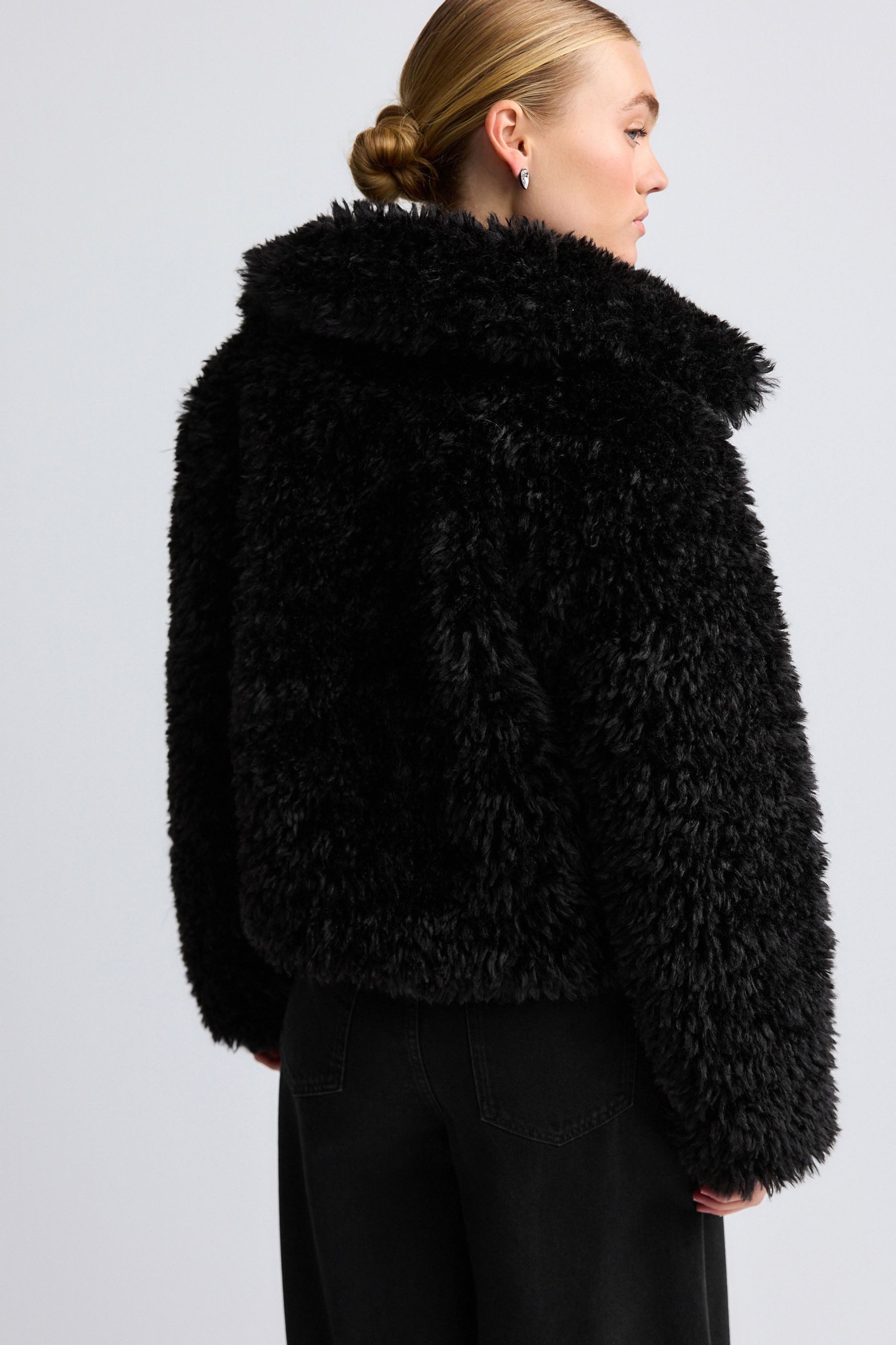 Next Fellimitatjacke Kurze Jacke aus Kunstfell (1-St), Get the