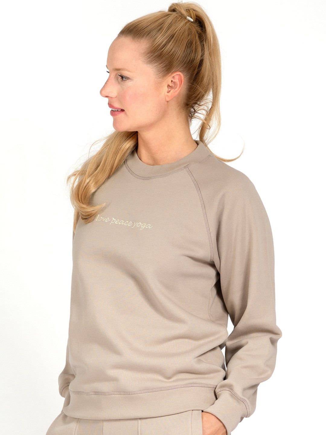 Magadi Yoga & Relax Shirt Bella aus Sweat-Stoff mit Love Peace Yoga