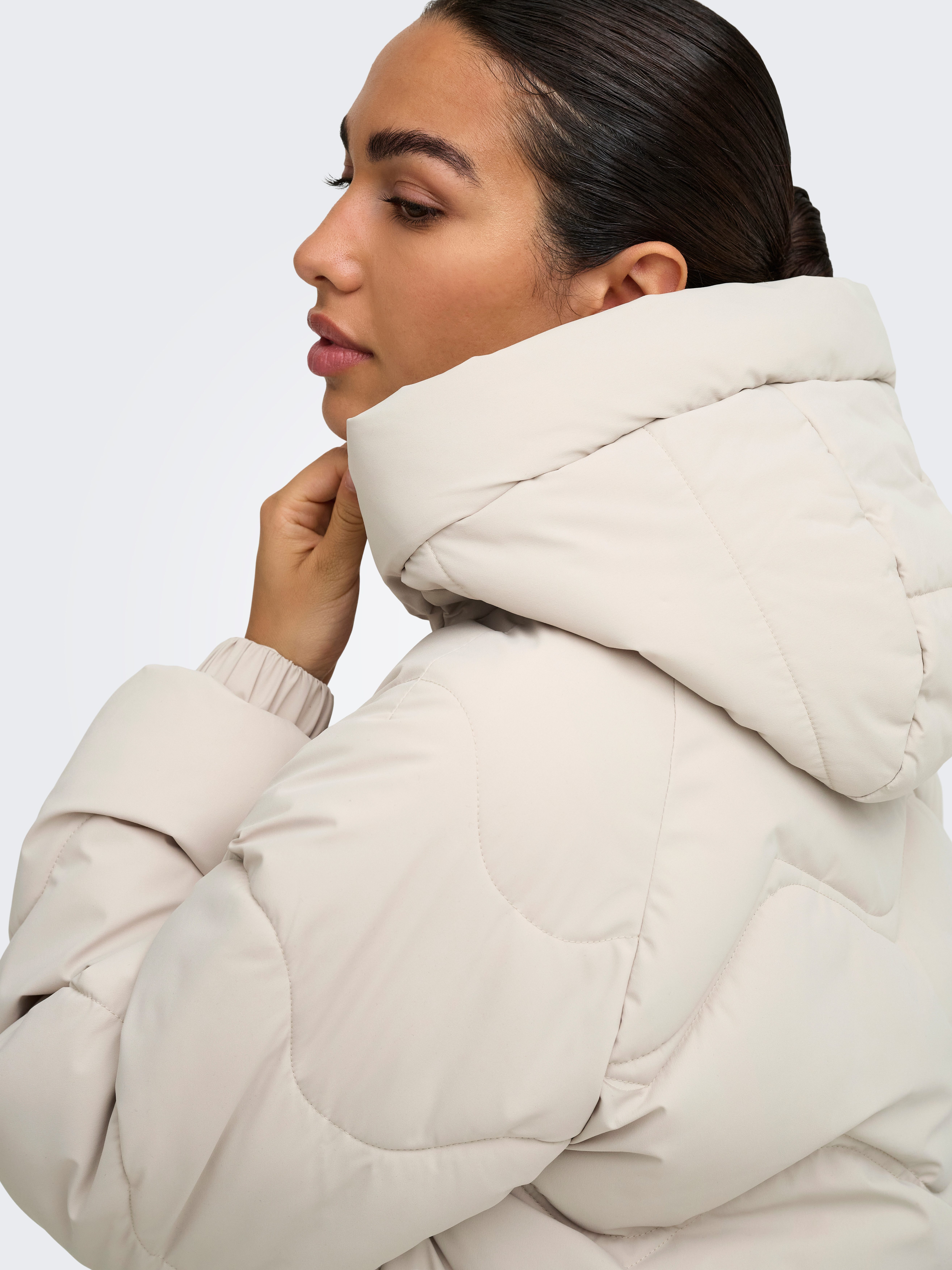 JDY Steppjacke JDYPOWER SHORT HOOD PUFFER OTW HAB Kunstfaser