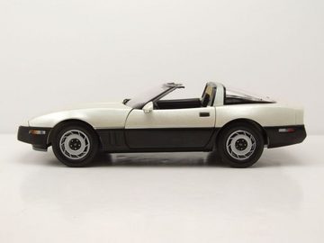 GREENLIGHT collectibles Modellauto Chevrolet Corvette C4 Malcom Konner Edition 1984 weiß metallic schwarz, Maßstab 1:18