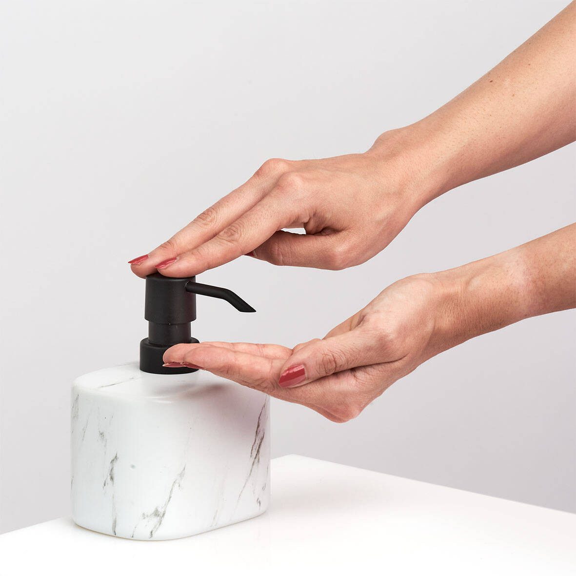 Zeller Present Seifenspender Seifenspender aus Keramik MARBLE, (einzeln)