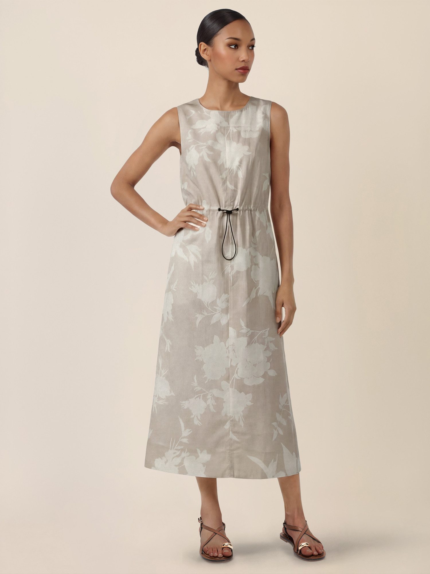 Apart Abendkleid mit floralem Schimmer