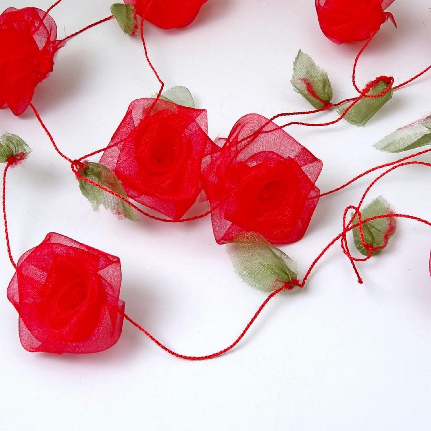 Deko AS Dekofigur Hochzeitsdeko Rosengirlande - rot - 2,5 m - 12 Rosen - 93 günstig online kaufen