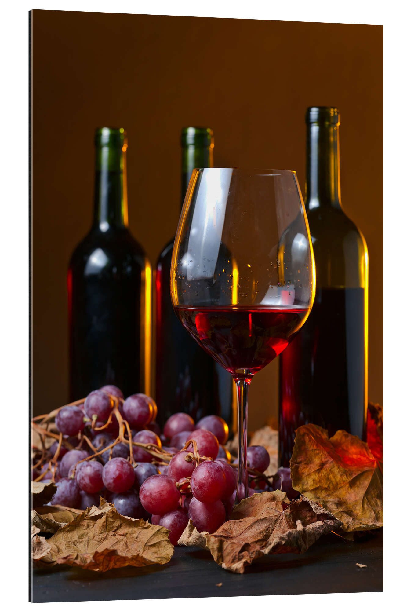 Posterlounge XXL-Wandbild Editors Choice, Rotwein mit Trauben und Weinblättern, Küche Mediterran Fotografie