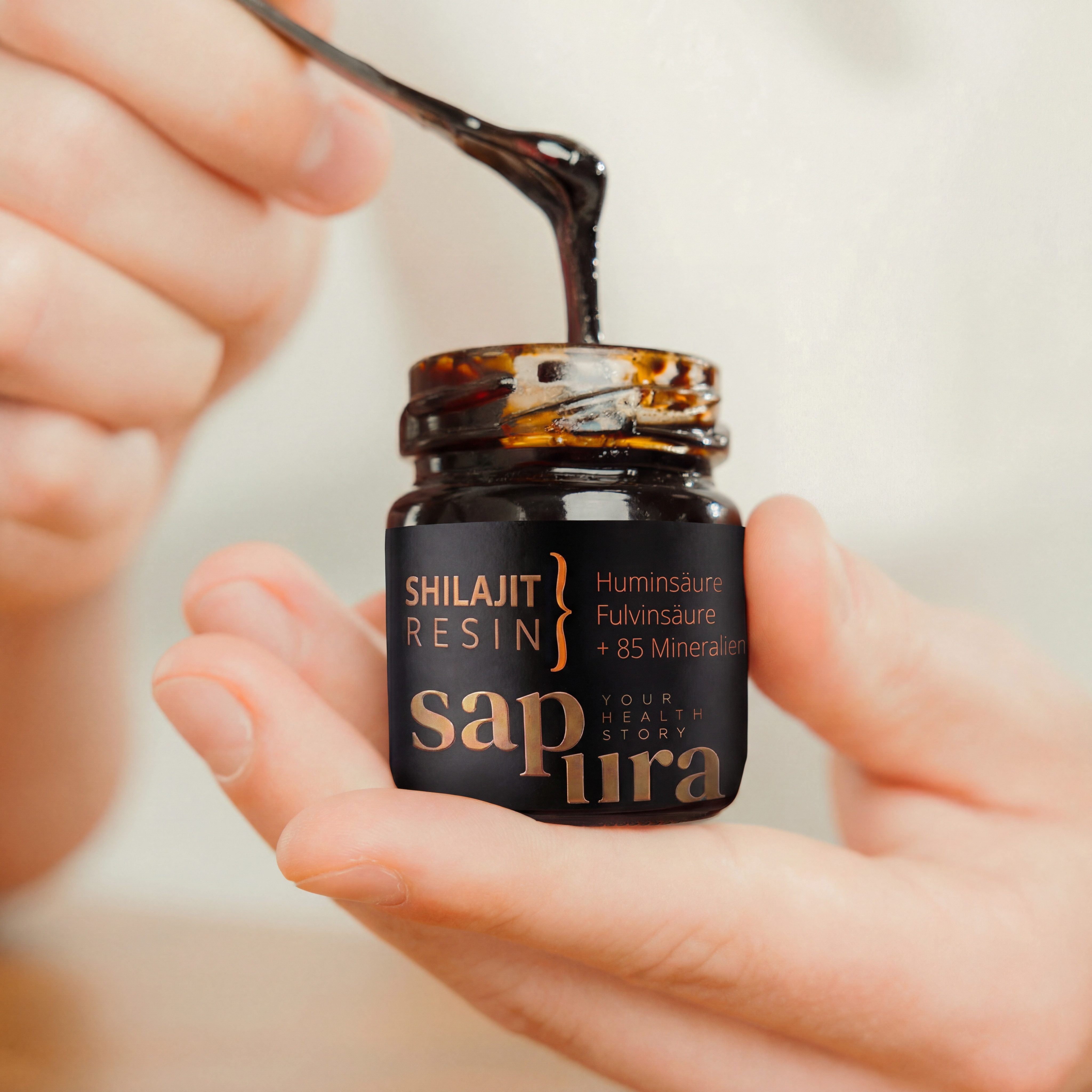 SAPURA Health Shilajit Harz 60g, Inklusive Löffel, Mumijo * Laborgeprüft in DE * Harz, 60 g