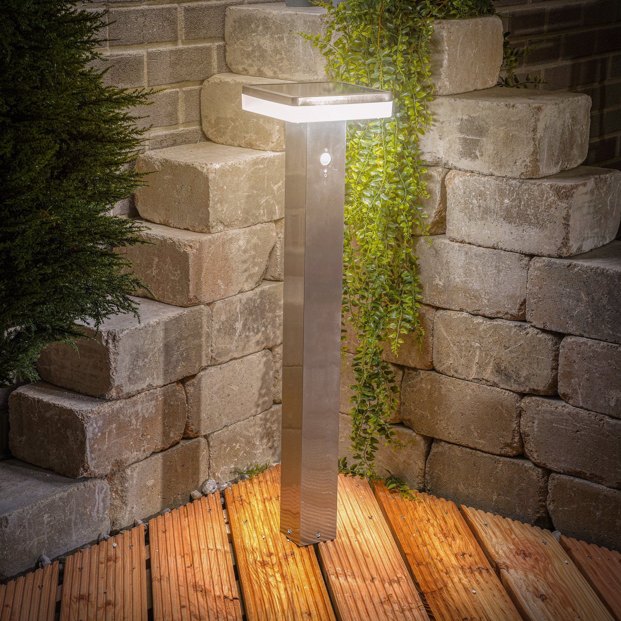 esotec LED Gartenleuchte Edelstahl Solar PIR Standleuchte Balou H84cm CCT 3Modi 3 Farben 102934, CCT-Funktion, 3 unterschiedliche Betriebsmodi, Bewegungssensor, automatisches Einschalten bei Dämmerung, LED fest integriert, warmweiß, kaltweiß, tageslichtweiß