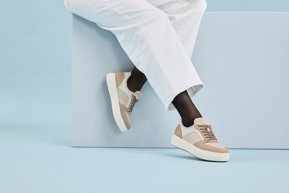 Rieker Plateausneaker Retro-Sneaker, Schnürschuh, Halbschuh mit Teddyfutter