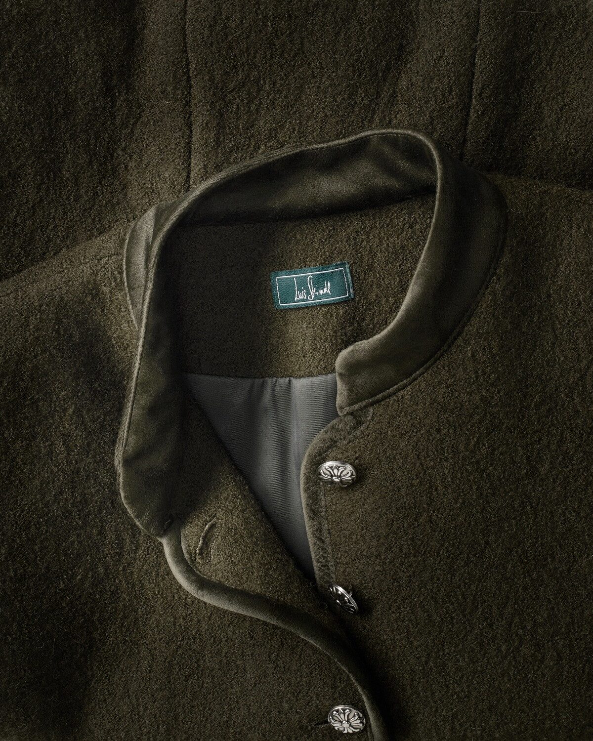Luis Steindl Trachtenjacke Stehkragenjacke mit Samtdetails