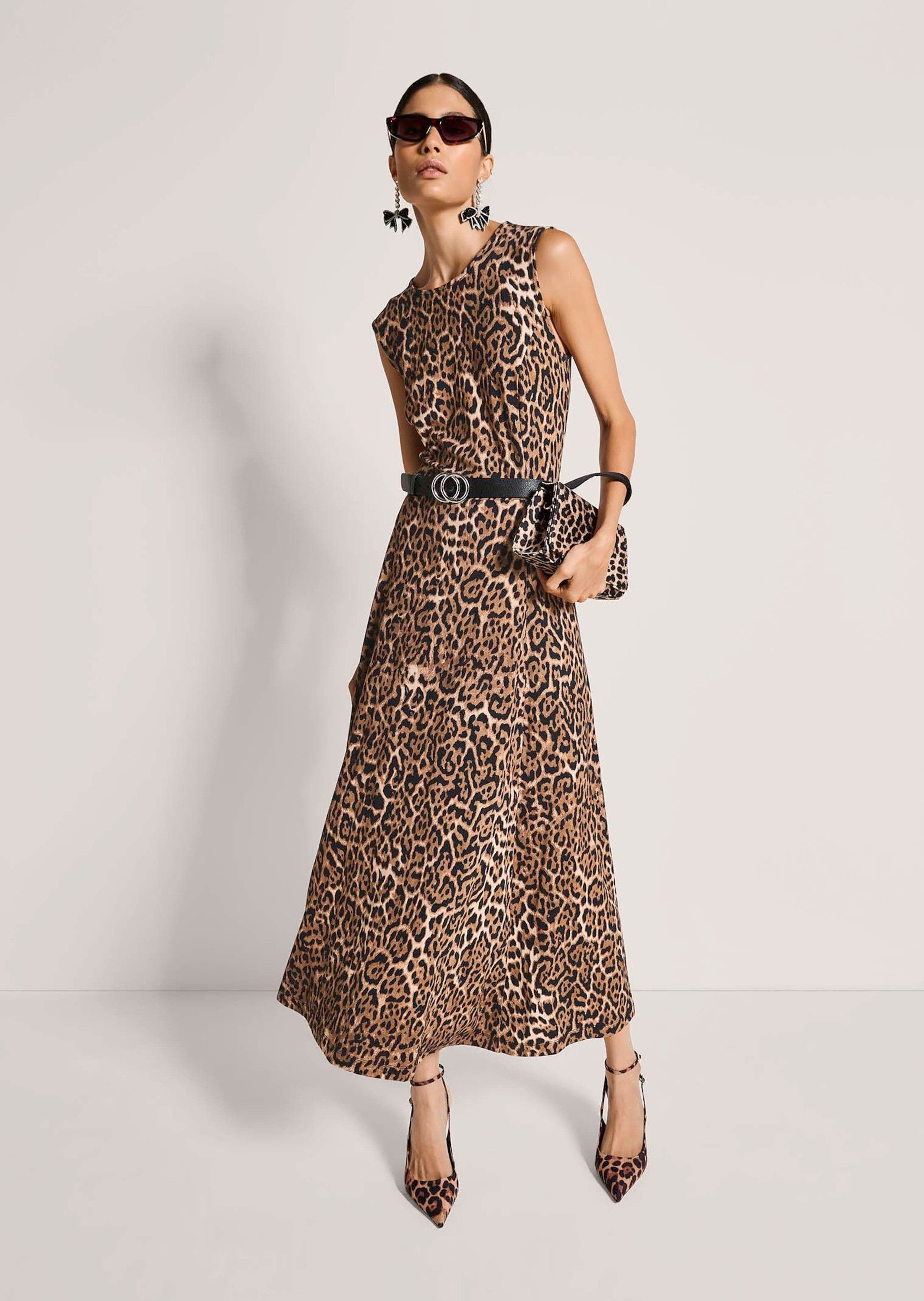 MADELEINE Maxikleid Sommerkleid mit Animalprint Jerseykleid mit Rundhals, ohne Arm und Knielänge
