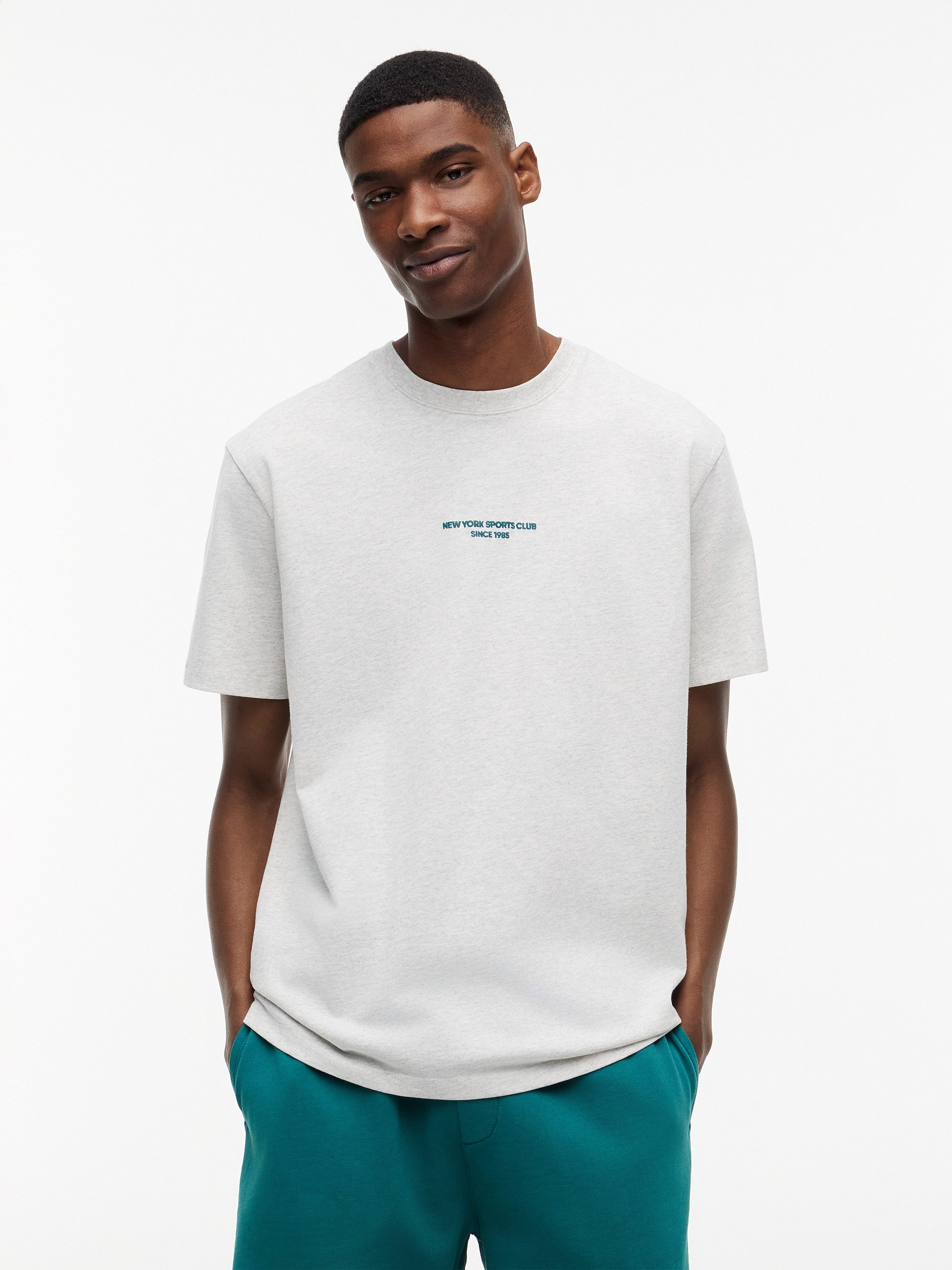 Tommy Jeans T-Shirt TJM RELAX FIT SAILBOAT aus Jersey mit Rückengrafik