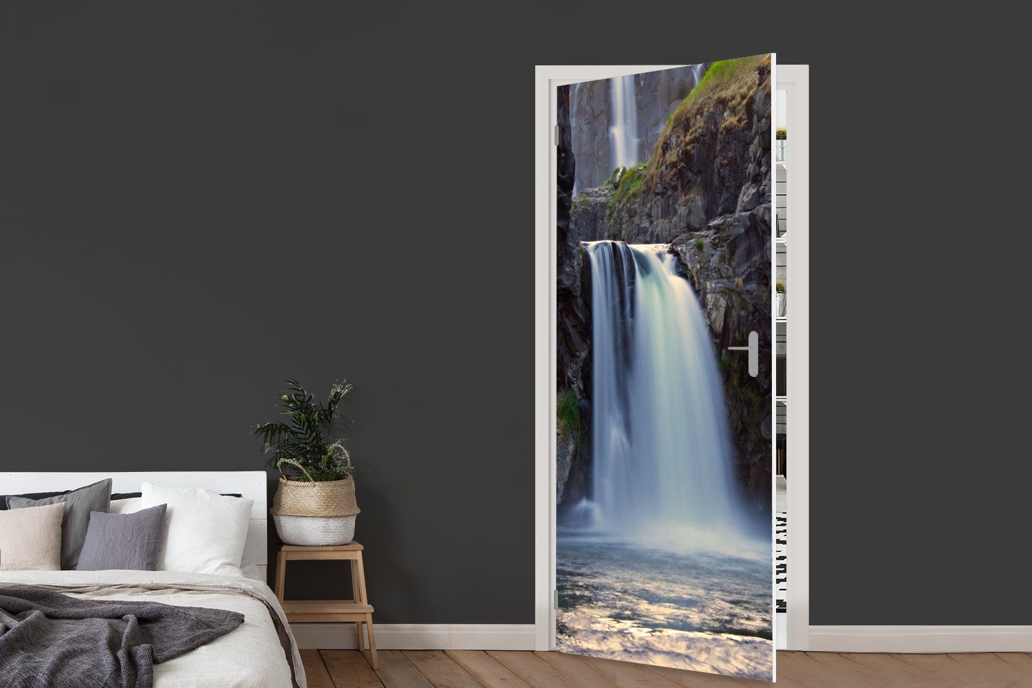 Wasser Türaufkleber, - Türtapete Tür, St), Fototapete - bedruckt, MuchoWow (1 75x205 für cm Wasserfall Matt, Felsen,