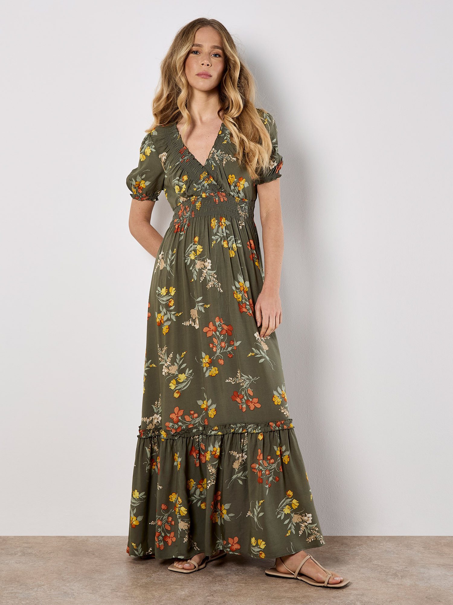 Apricot Maxikleid Sommerliches Blumenkleid mit Smockdetails