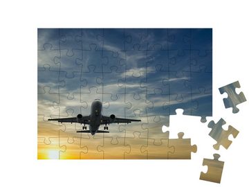 puzzleYOU Puzzle Flugzeug vor dem blauen Himmel im Sonnenuntergang, 48 Puzzleteile, puzzleYOU-Kollektionen Flugzeuge
