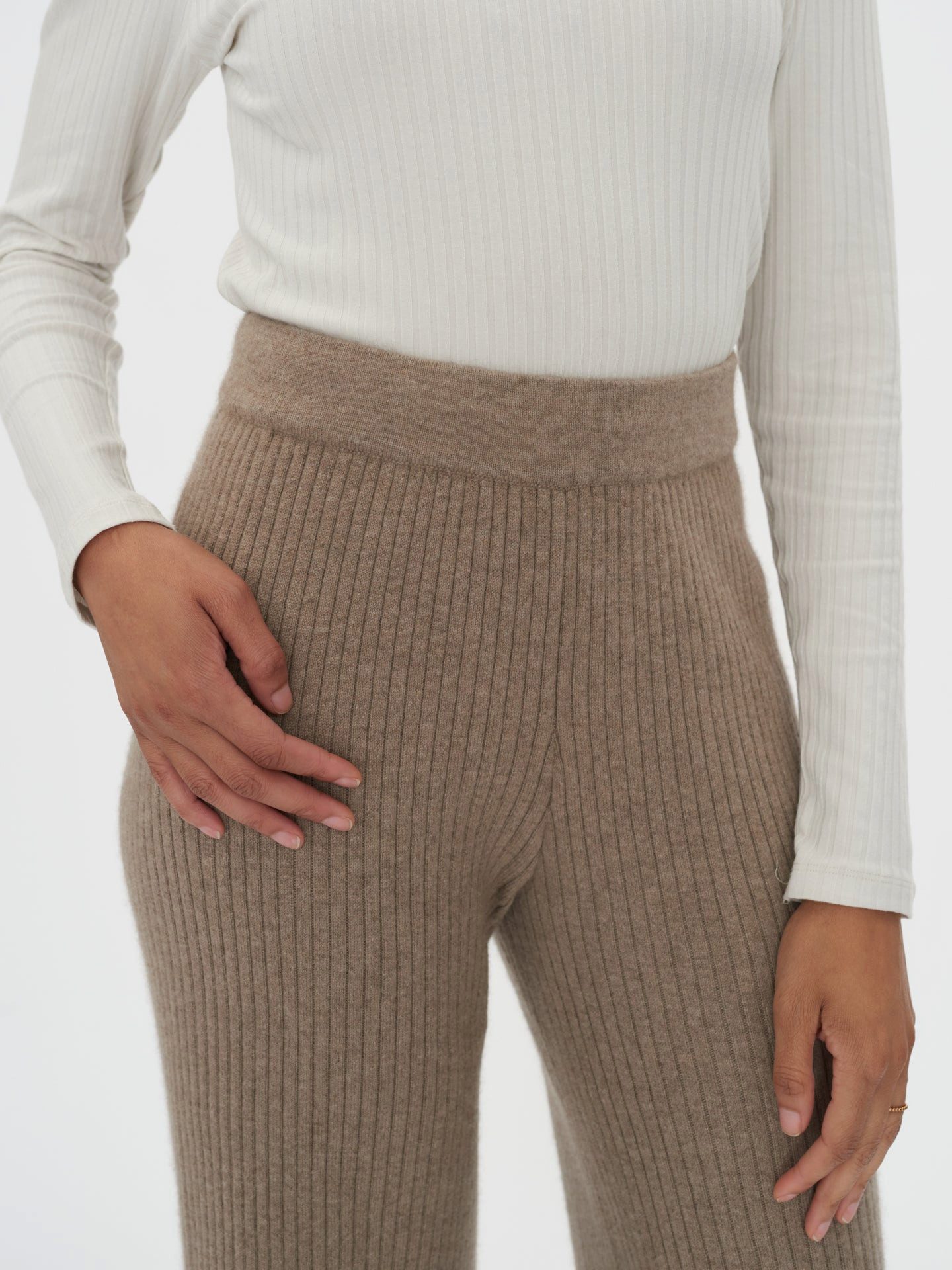 GOBI Cashmere Strickhose Naturfarbe Lässige Kaschmirhose
