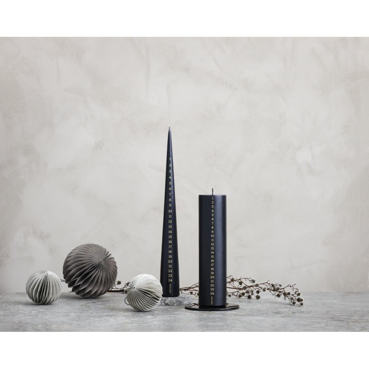 ester & erik Kerzenhalter Kerzenplatte Small Black Matt
