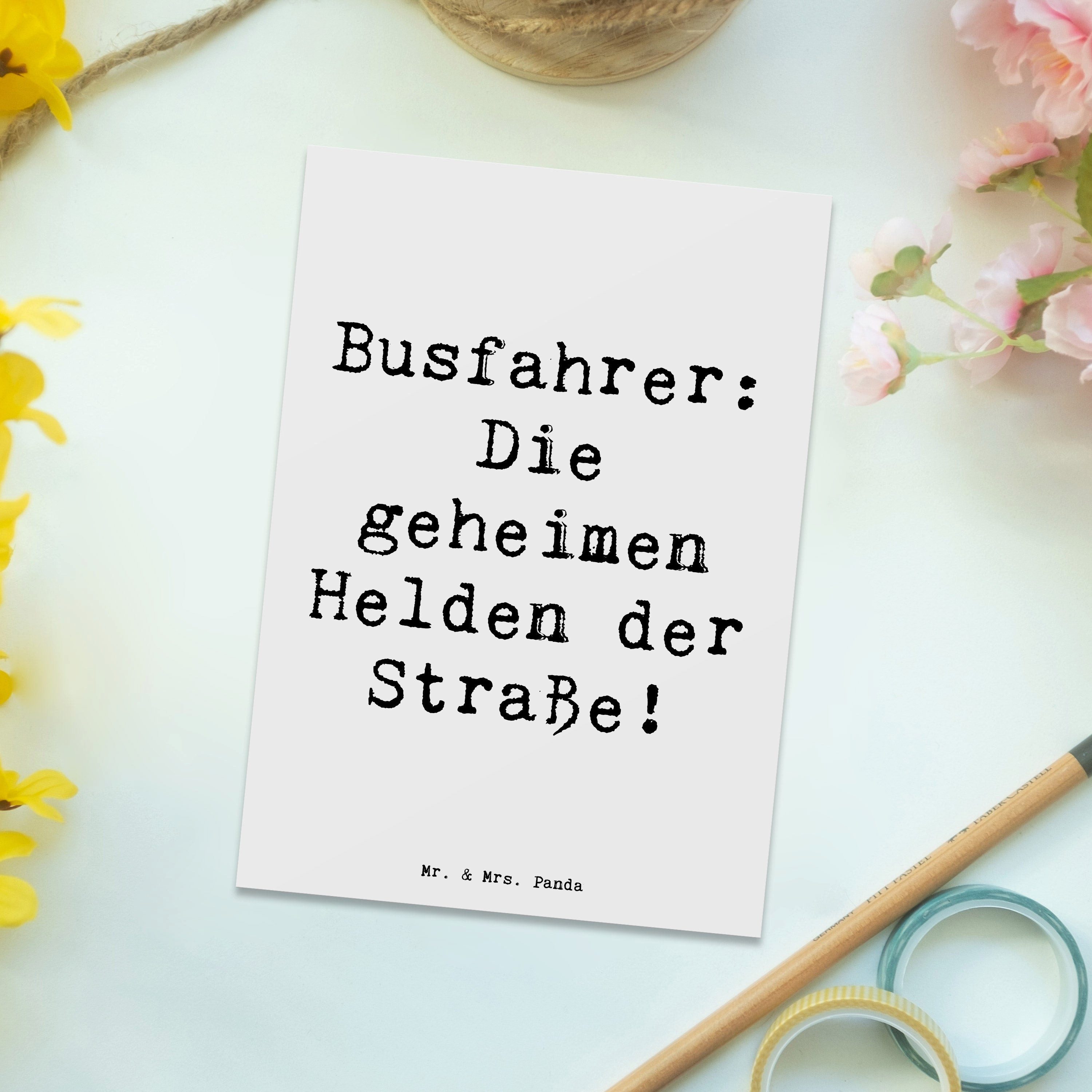 Thumbnail - Mr. & Mrs. Panda Postkarte Spruch Busfahrer Helden - Weiß - Geschenk, geheime, Anerkennung, lieb, Charmantes Design
