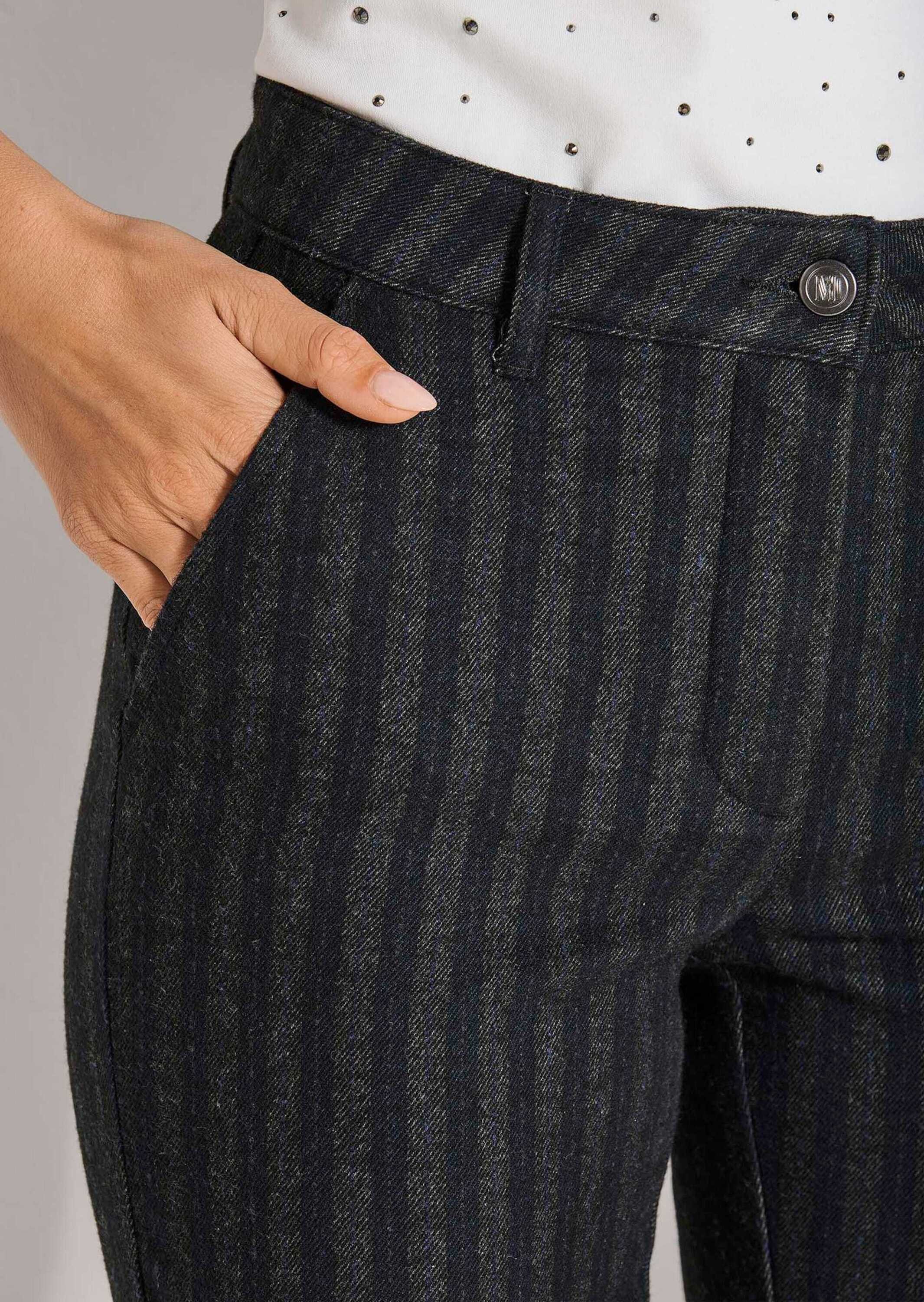 MADELEINE Stoffhose Kurzgröße: Flanellhose mit schmaler Beinform Slim Fit Hose mit dezentem Streifenmuster, Formbund, Gürtelschlaufen